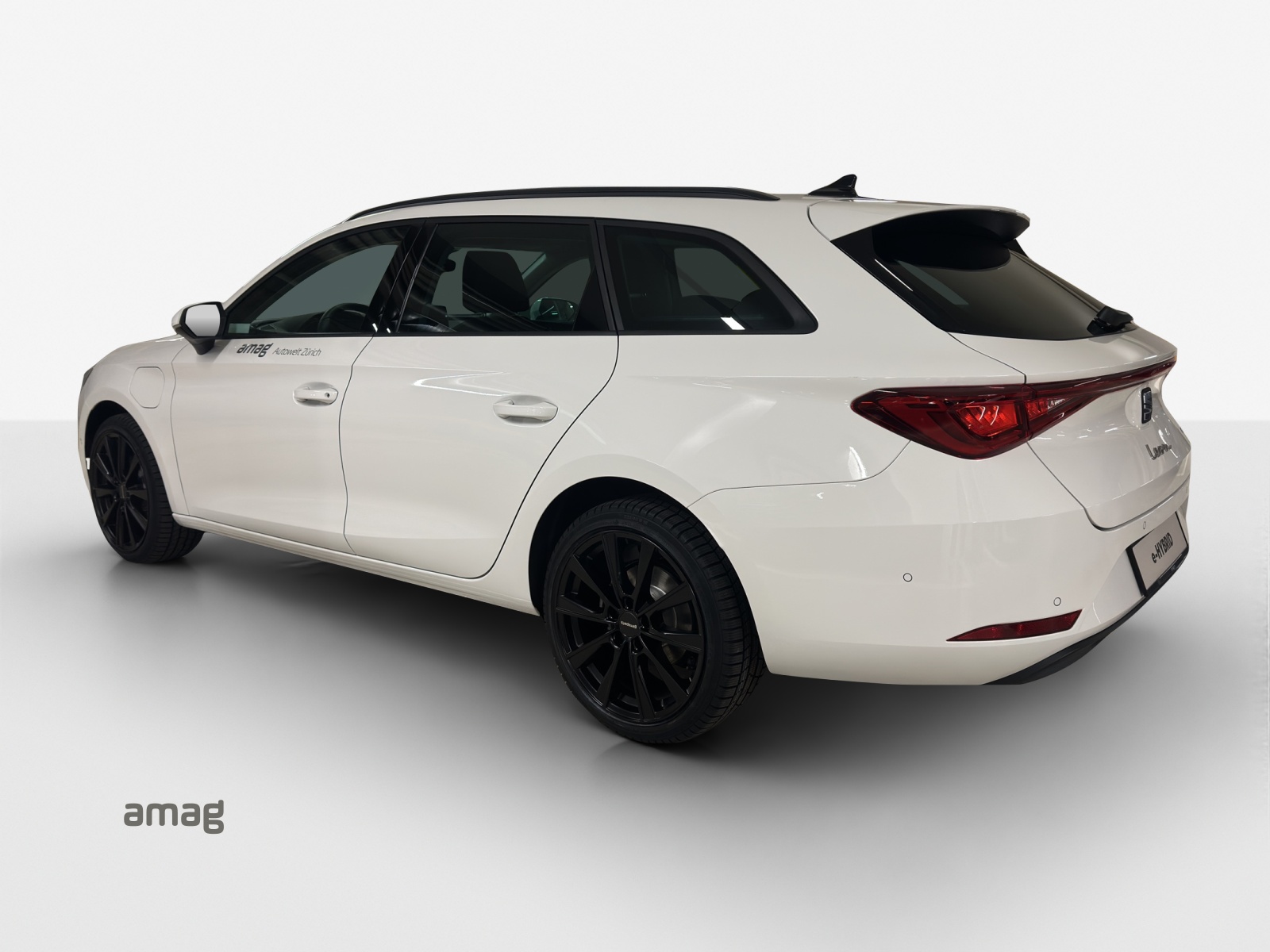 SEAT Leon ST 1.5 eHybrid pHEV DSG Business Edition-image-2