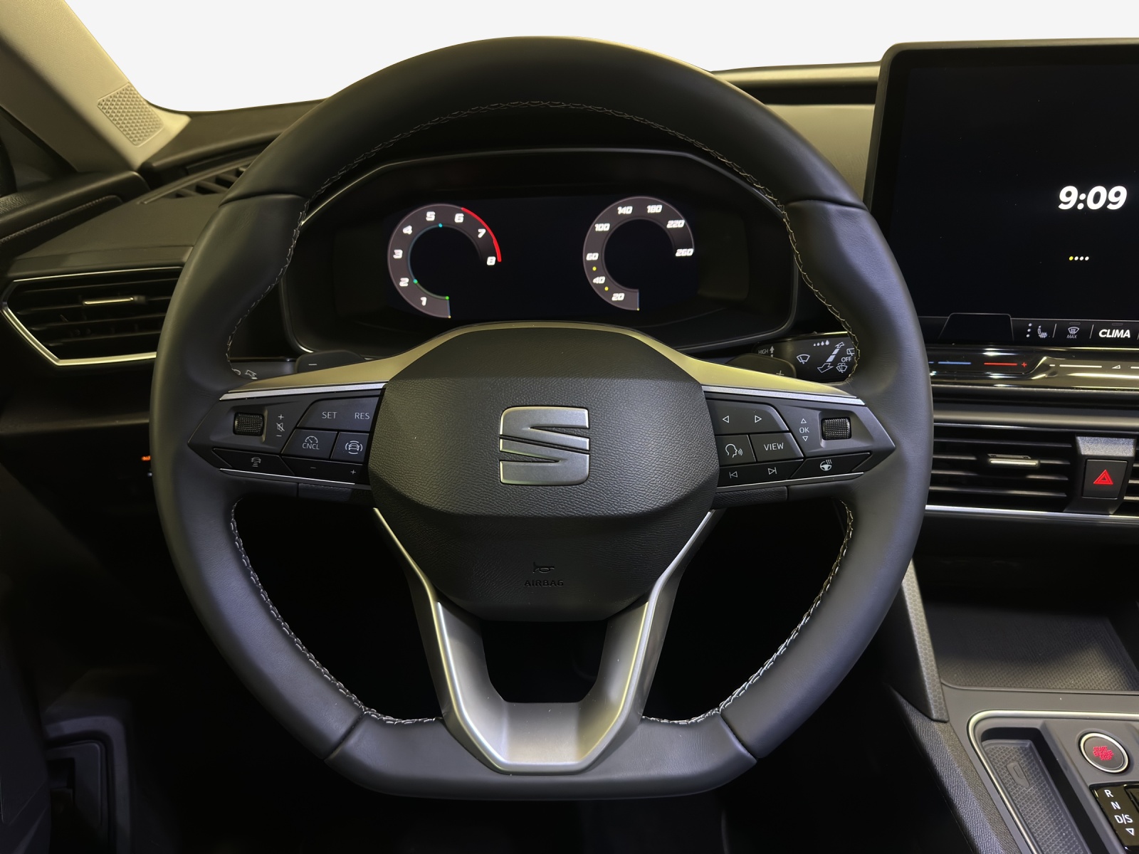 SEAT Leon ST 1.5 eHybrid pHEV DSG Business Edition-image-9