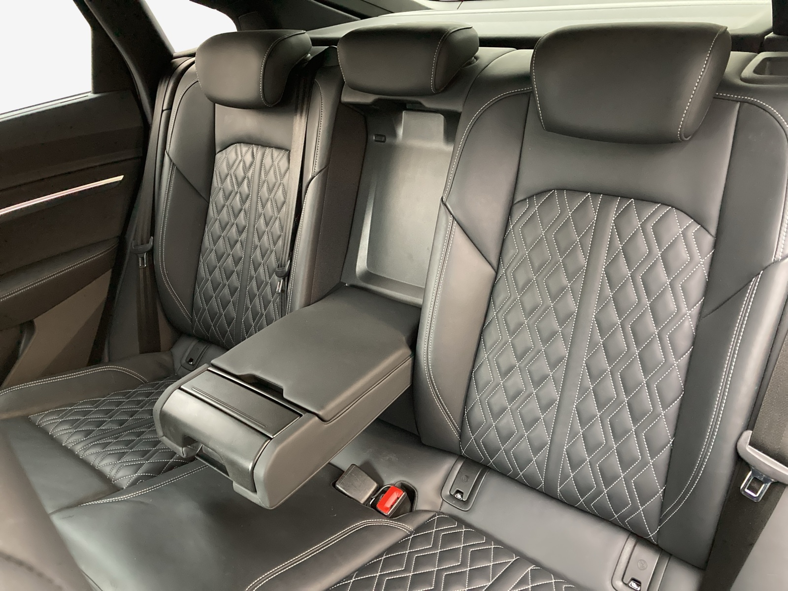 AUDI e-tron 55 Sportback S Line Black Edition quattro-image-12