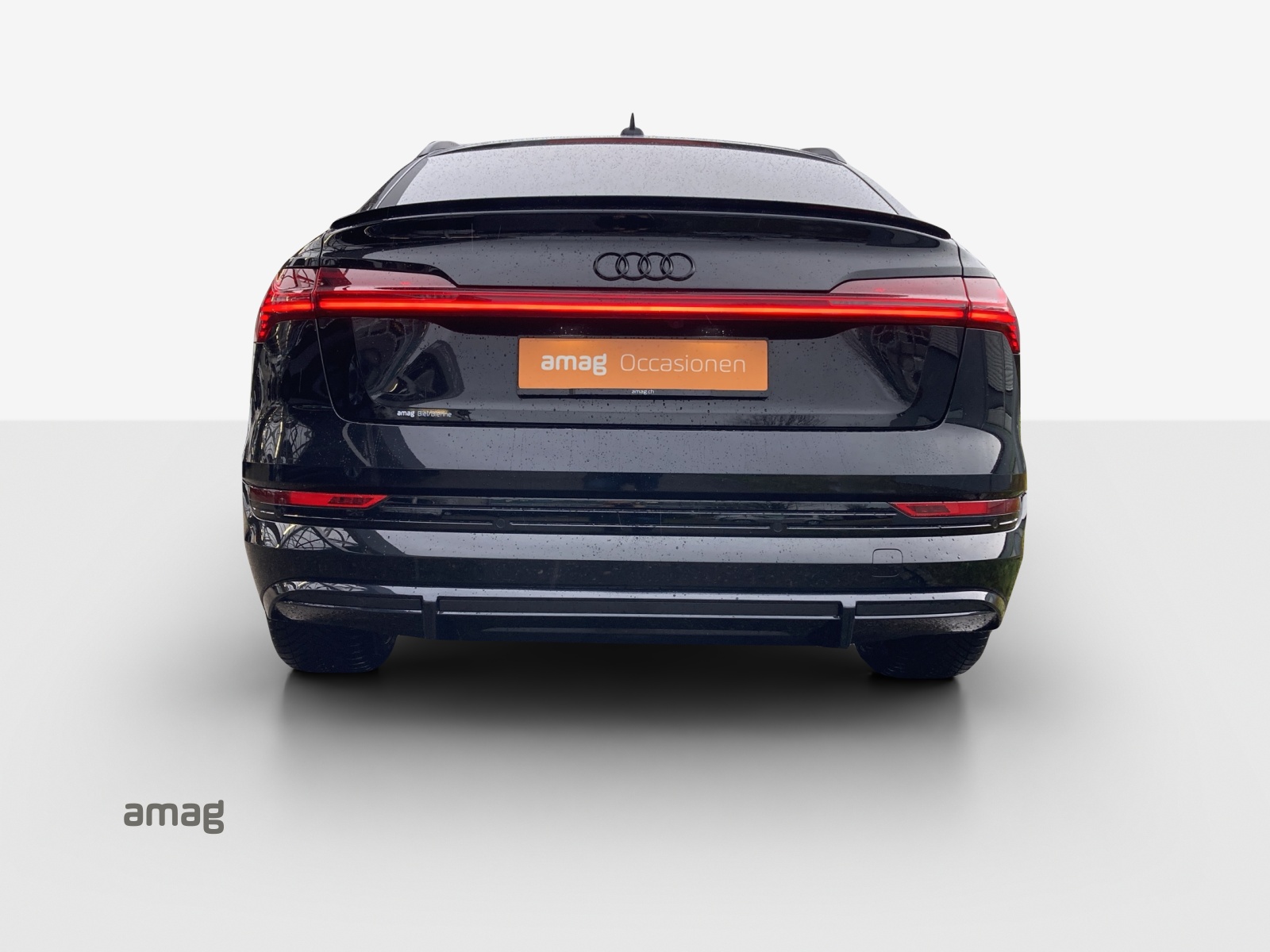 AUDI e-tron 55 Sportback S Line Black Edition quattro-image-4