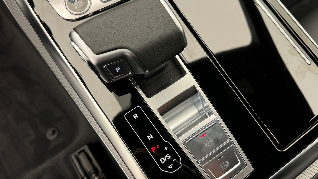 AUDI Q8 SUV TDI quattro 210 kW S line-image-10