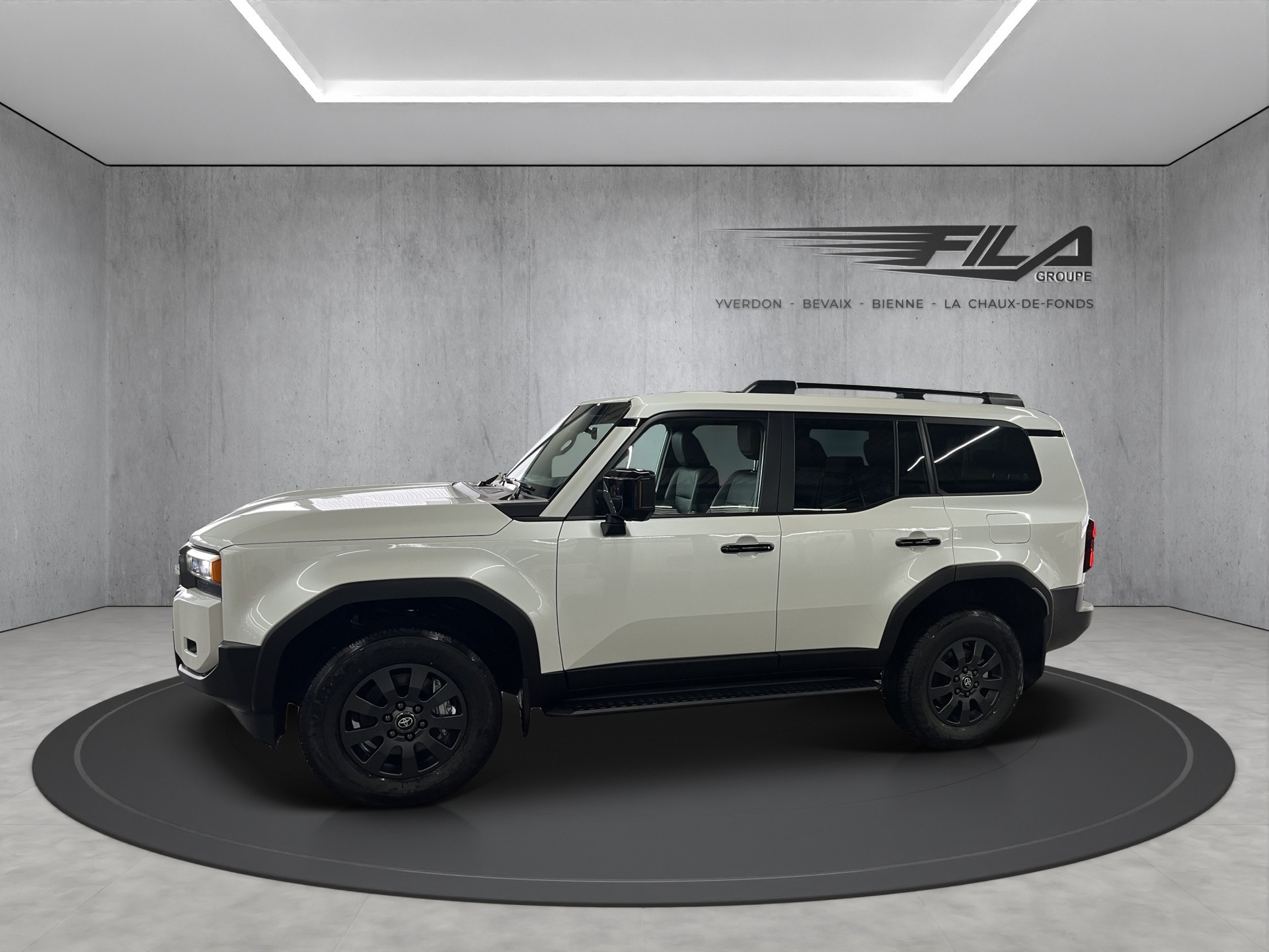 TOYOTA LAND CRUISER 2.8 D Style-image-3