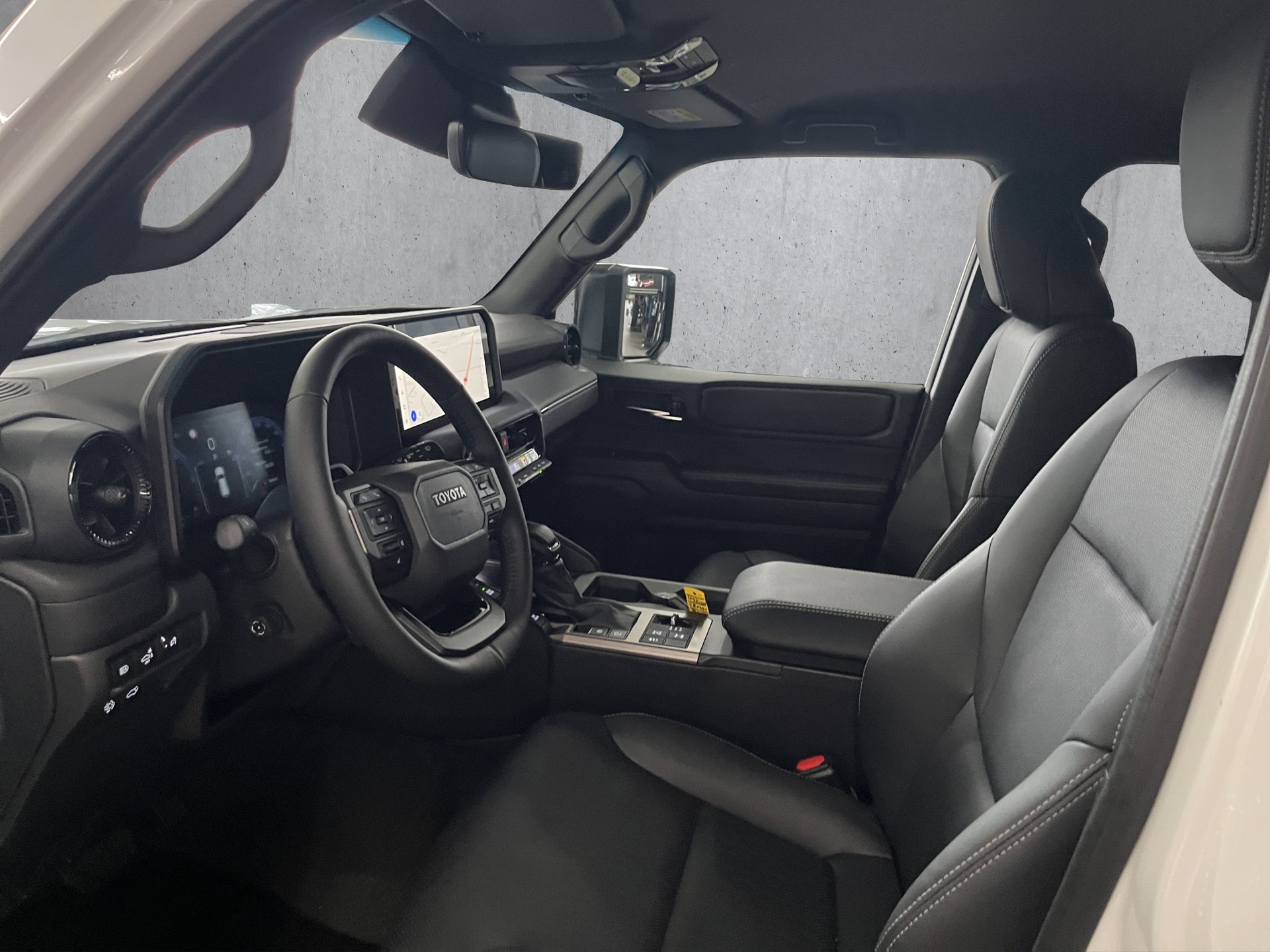TOYOTA LAND CRUISER 2.8 D Style-image-7