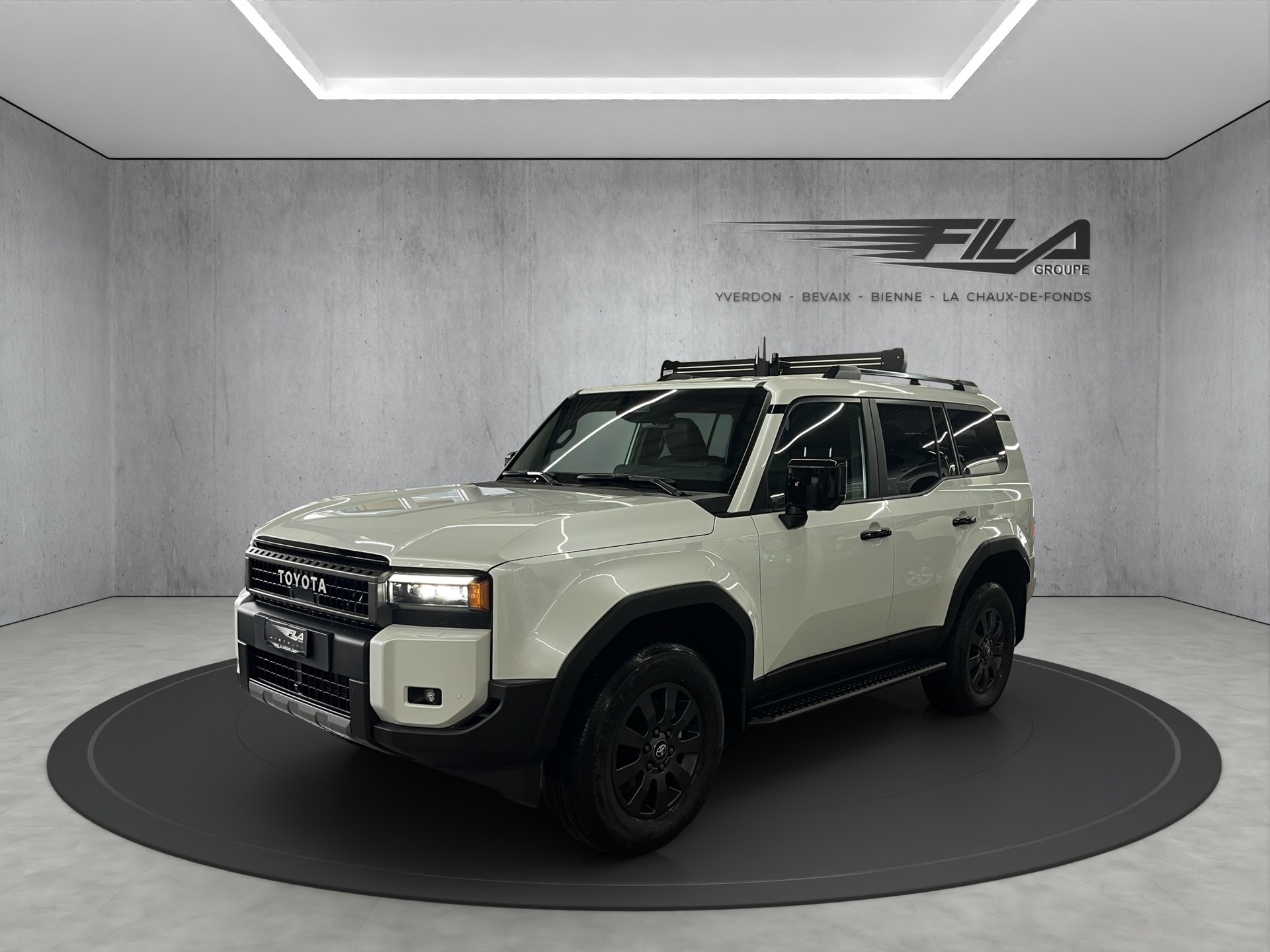TOYOTA LAND CRUISER 2.8 D Style-image-1