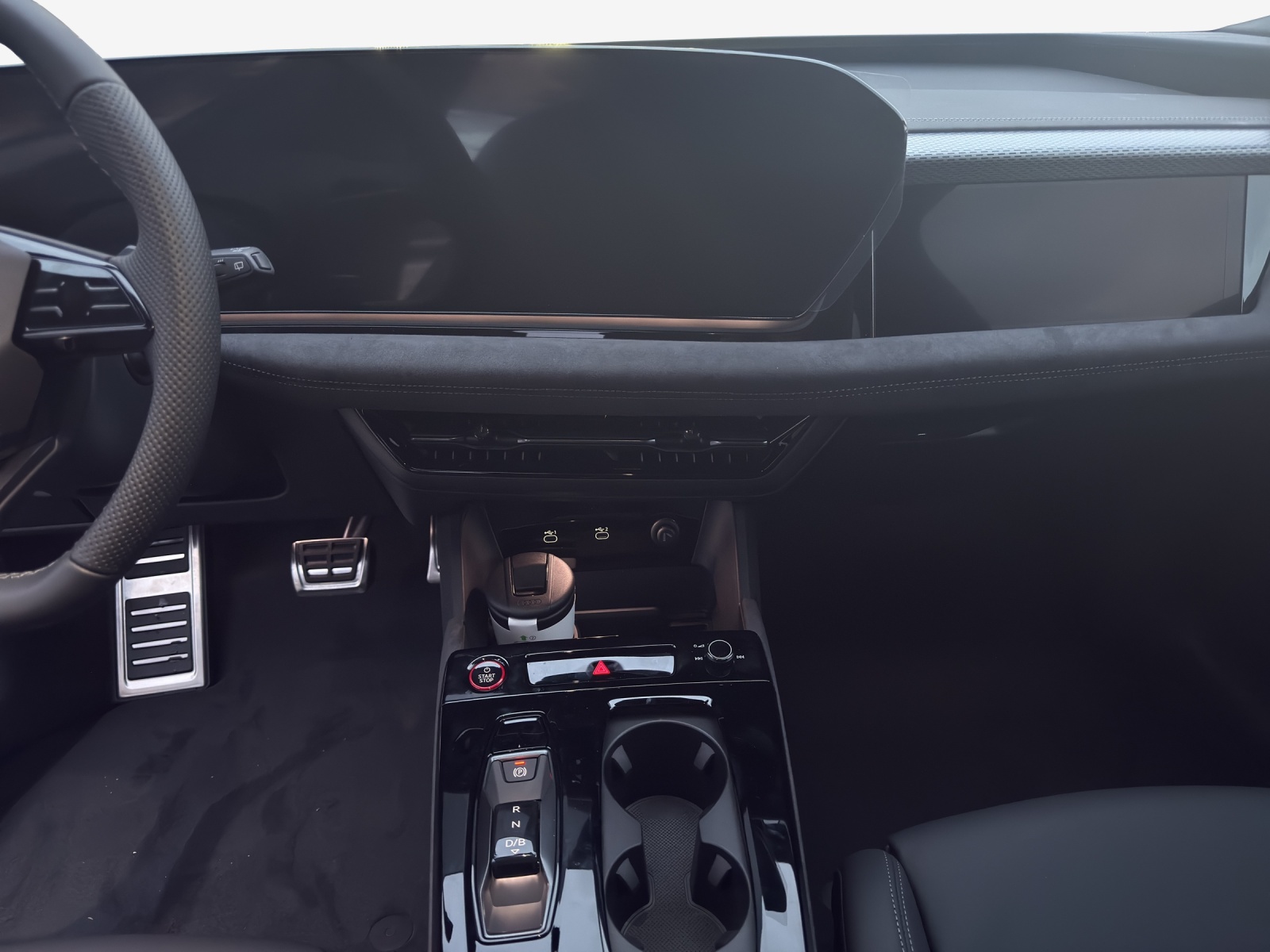AUDI S6 Avant e-tron quattro-image-11
