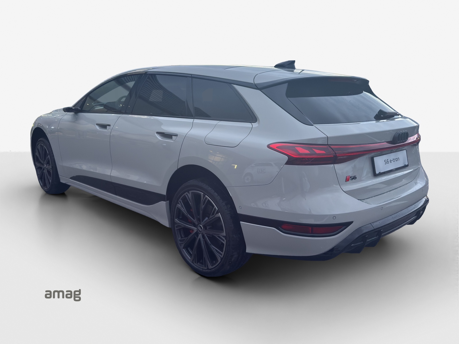 AUDI S6 Avant e-tron quattro-image-2