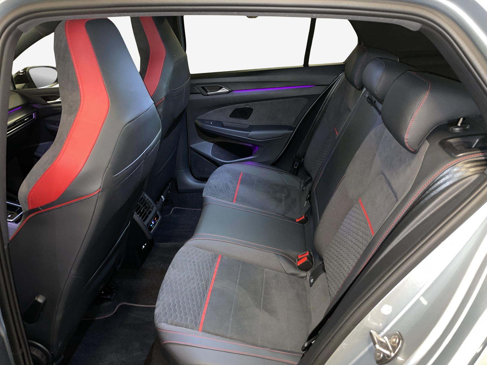 VW Golf 2.0 TSI GTI Clubsport DSG-image-11