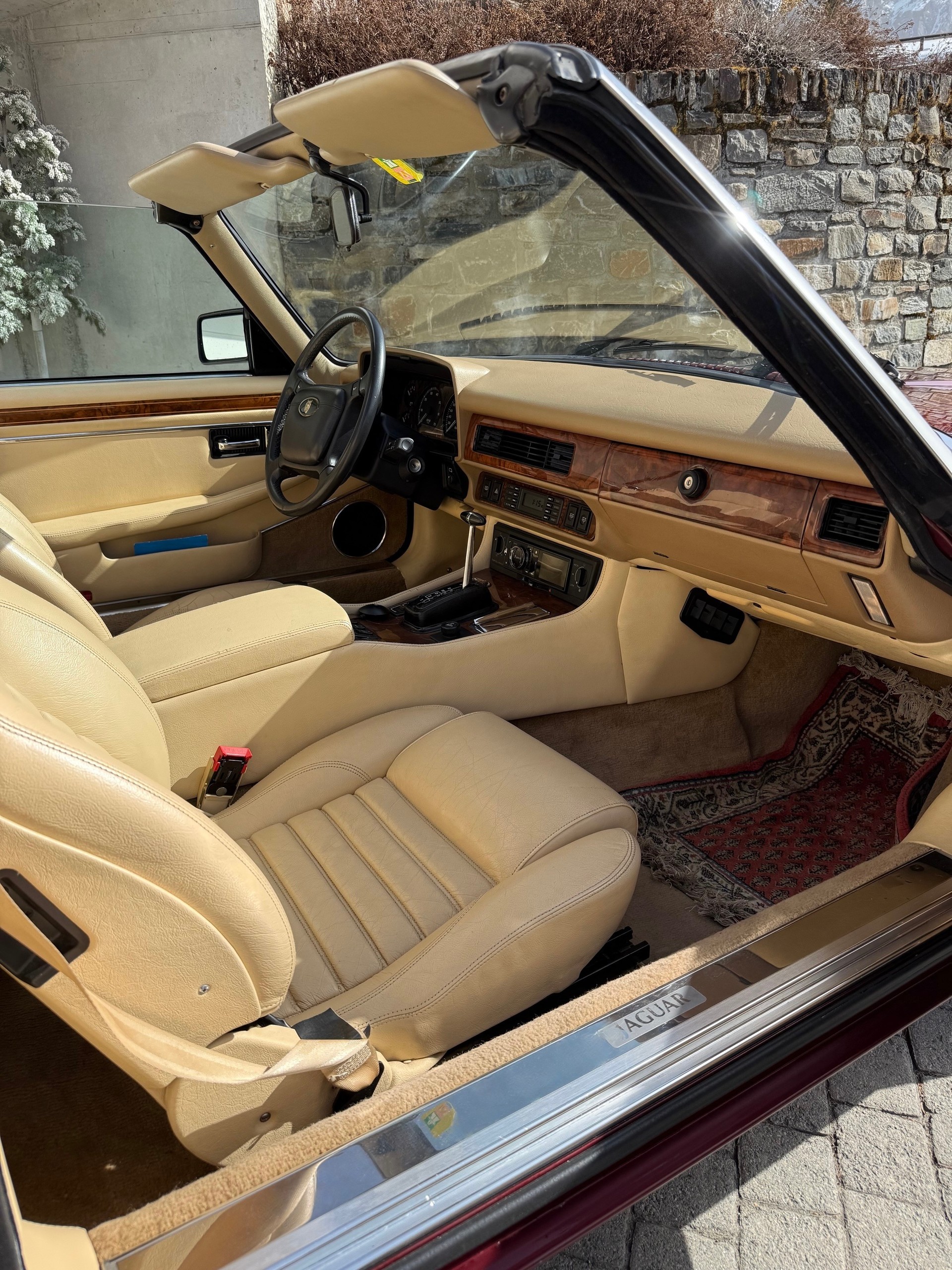 JAGUAR XJS 5.3 V12 Convertible-image-2