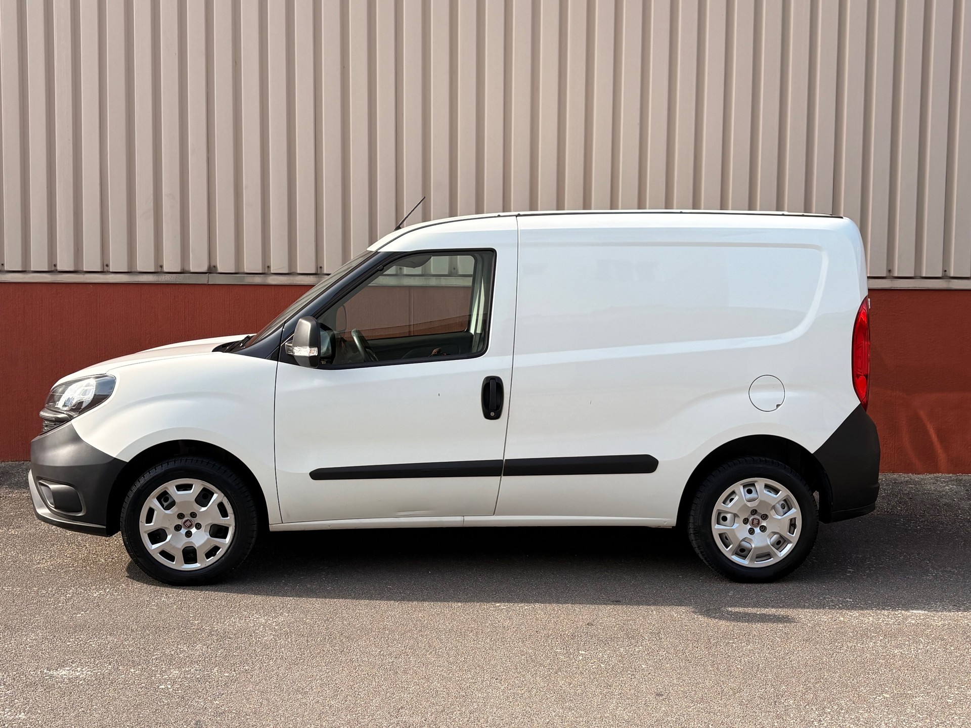 FIAT Doblò 1.4 MPI Cargo Easy Pro-image-1