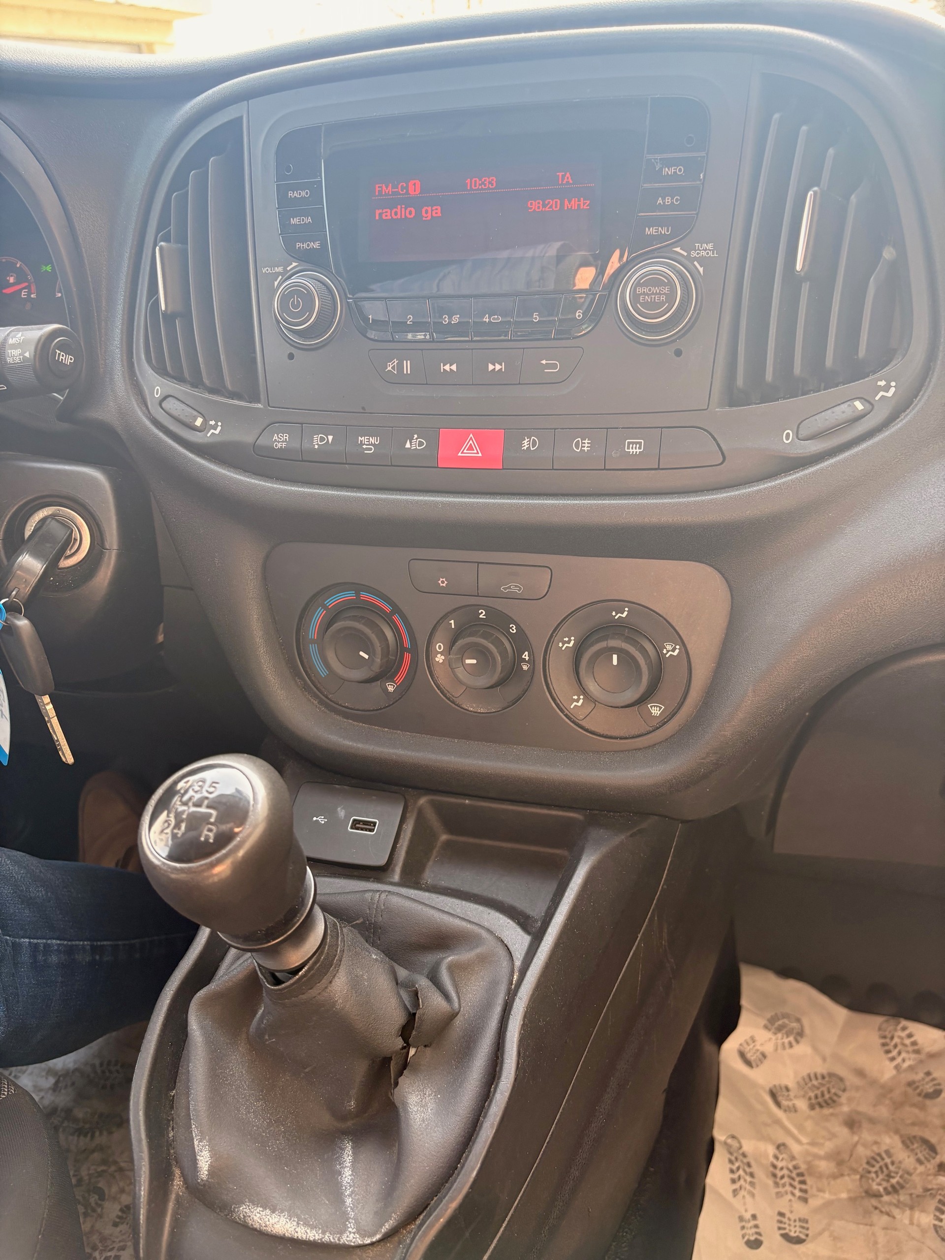 FIAT Doblò 1.4 MPI Cargo Easy Pro-image-9