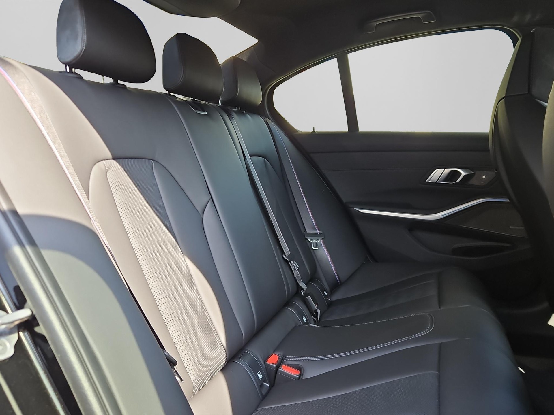 BMW M3 Competition xDrive-image-20