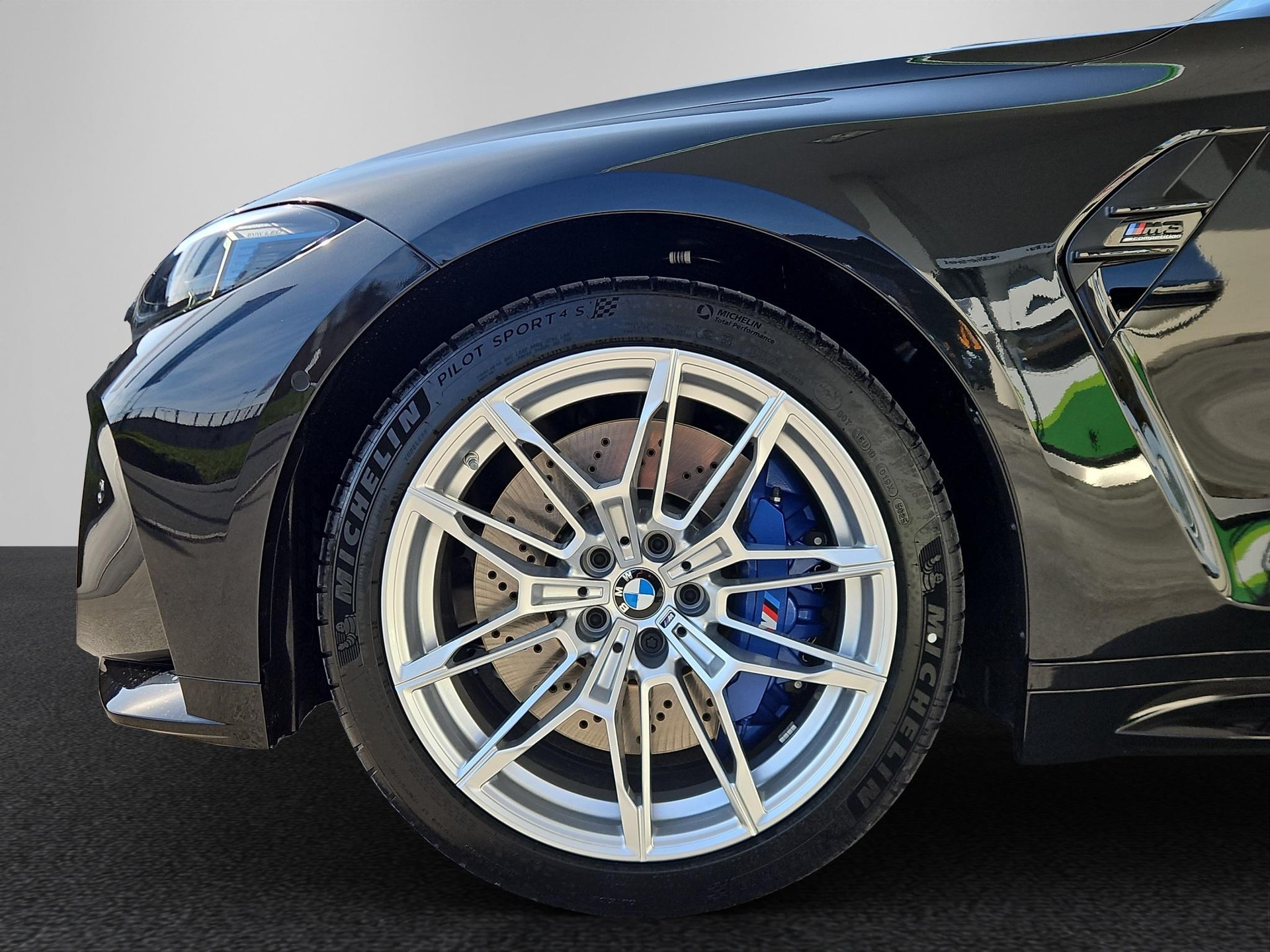 BMW M3 Competition xDrive-image-8