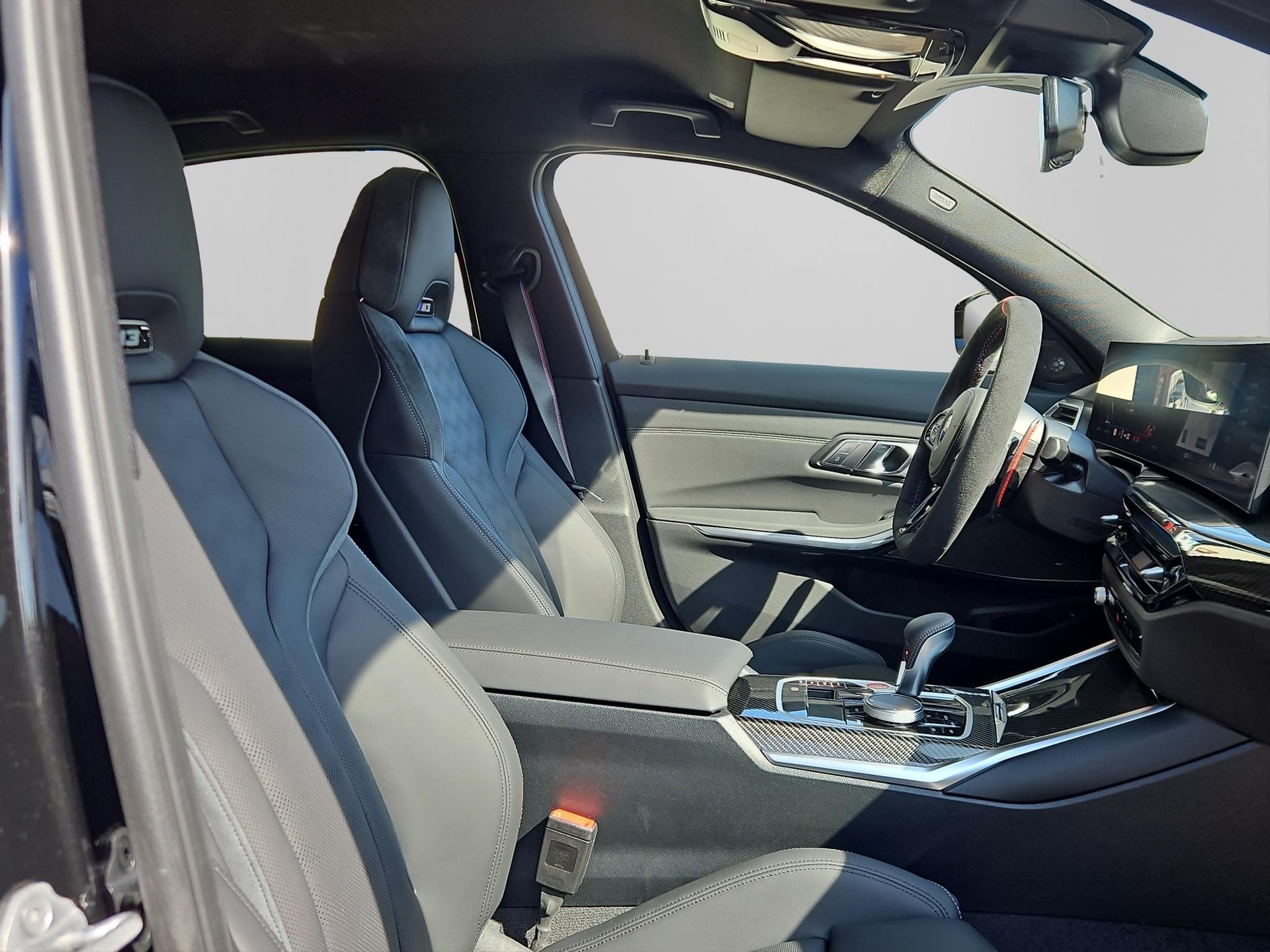 BMW M3 Competition xDrive-image-17