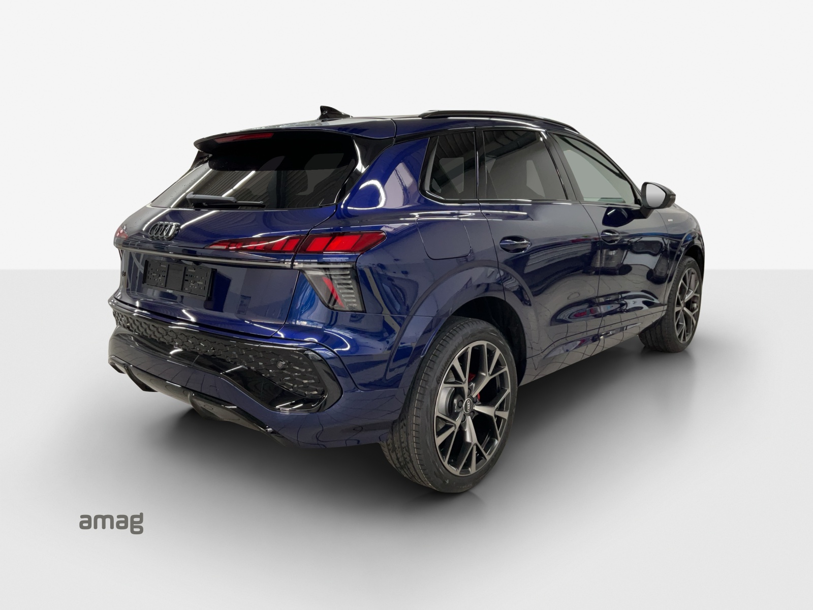 AUDI Q3 SUV 110 kW TFSI S tronic-image-4
