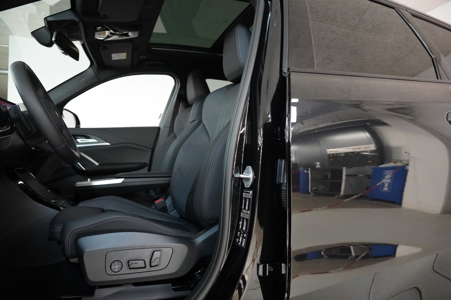 BMW X1 xDrive 23i 48V M Sport Pro-image-10