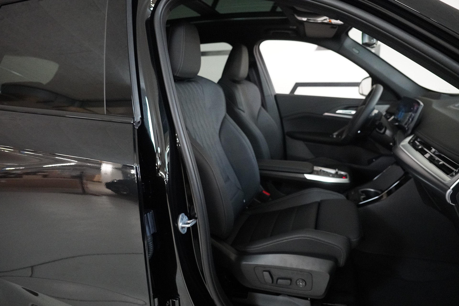 BMW X1 xDrive 23i 48V M Sport Pro-image-14