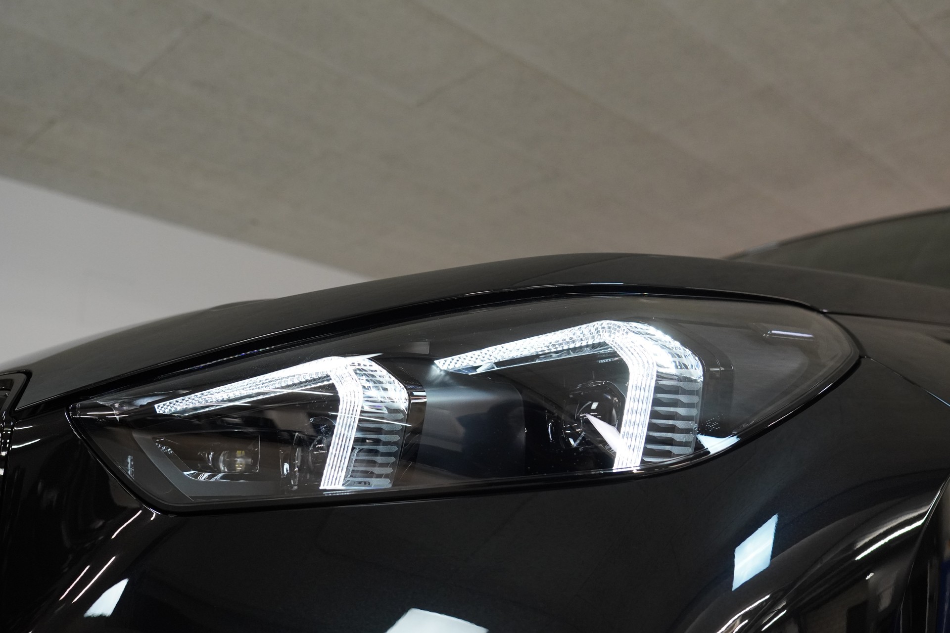 BMW X1 xDrive 23i 48V M Sport Pro-image-8