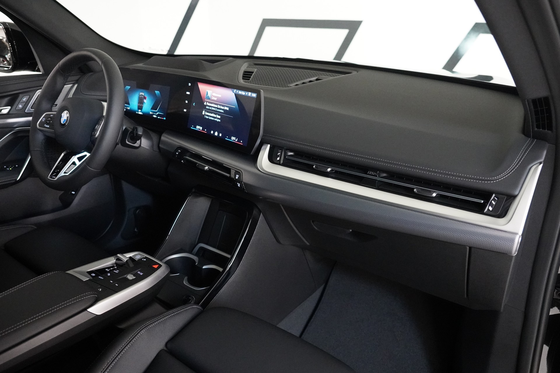 BMW X1 xDrive 23i 48V M Sport Pro-image-16