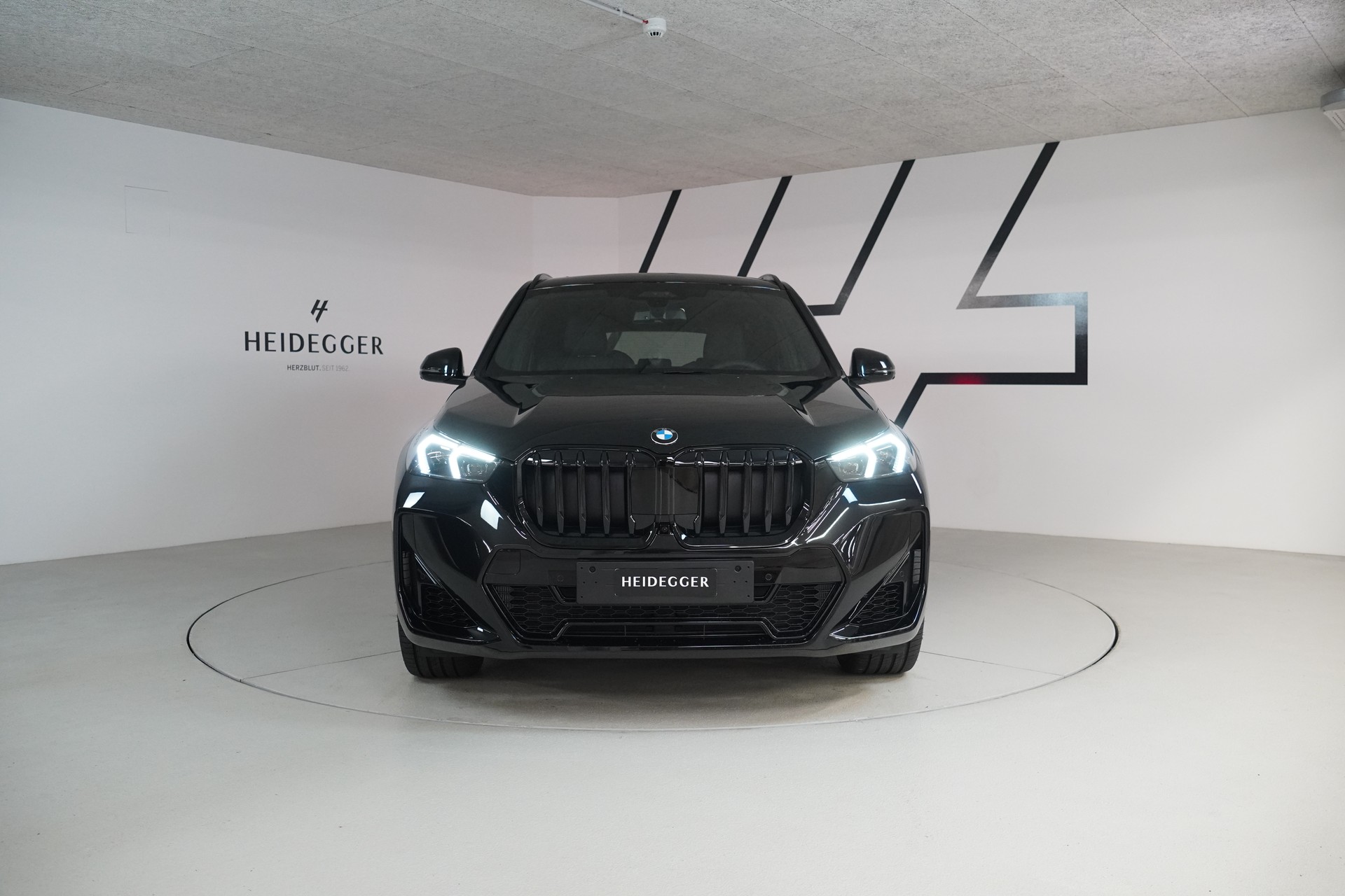 BMW X1 xDrive 23i 48V M Sport Pro-image-1