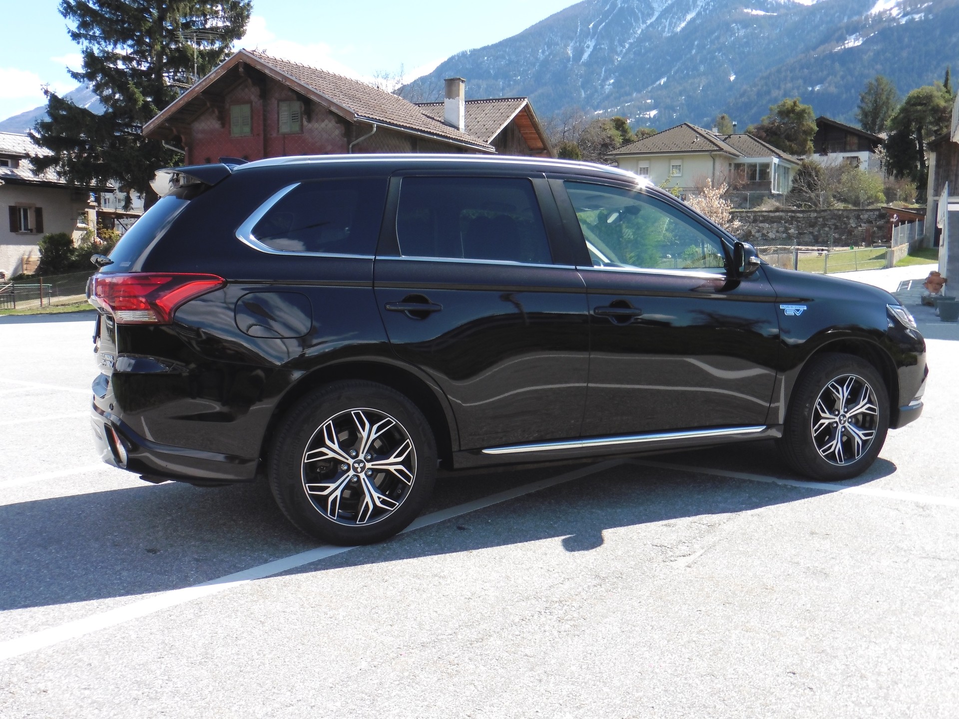 MITSUBISHI Outlander 2.4 PHEV Style 4WD Automatic-image-11