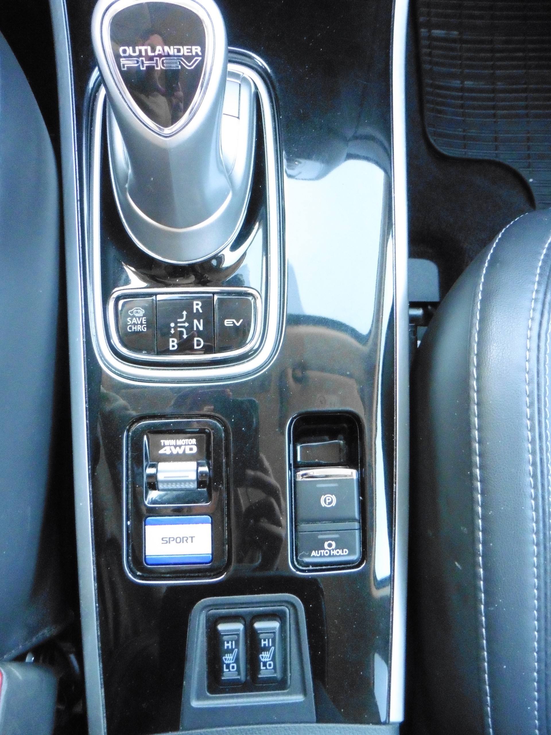 MITSUBISHI Outlander 2.4 PHEV Style 4WD Automatic-image-19