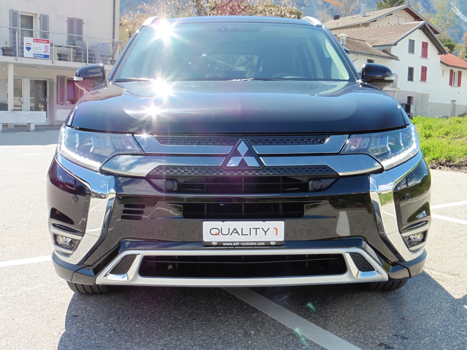 MITSUBISHI Outlander 2.4 PHEV Style 4WD Automatic-image-3