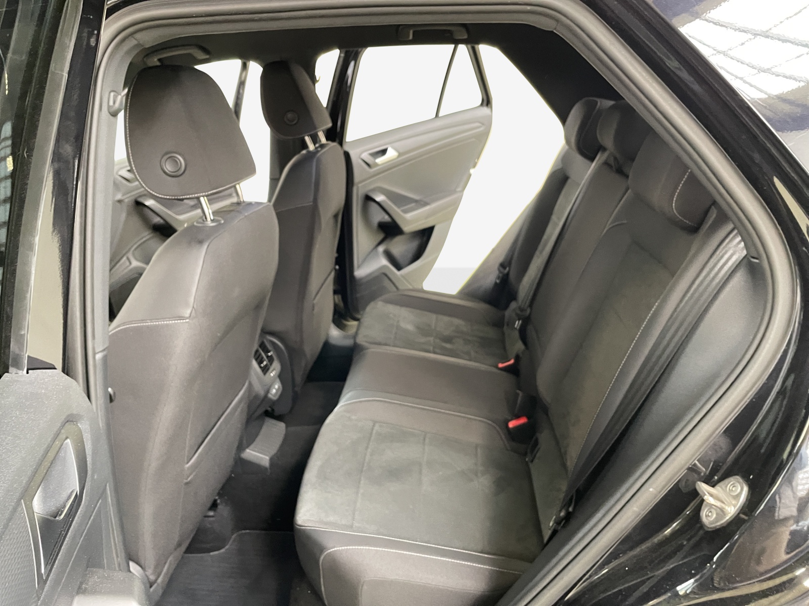 VW T-Roc 2.0 TSI R-Line DSG 4Motion-image-11