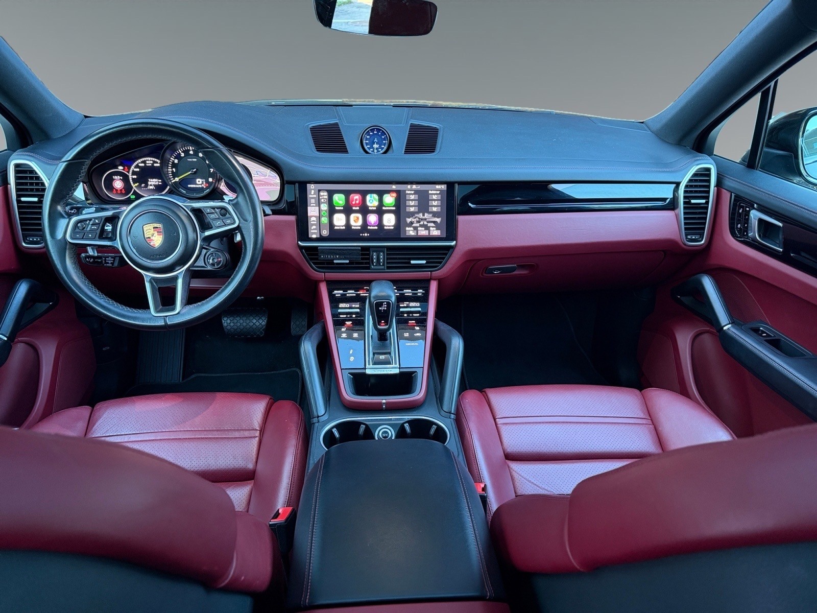 PORSCHE Cayenne Coupé E-Hybrid-image-9