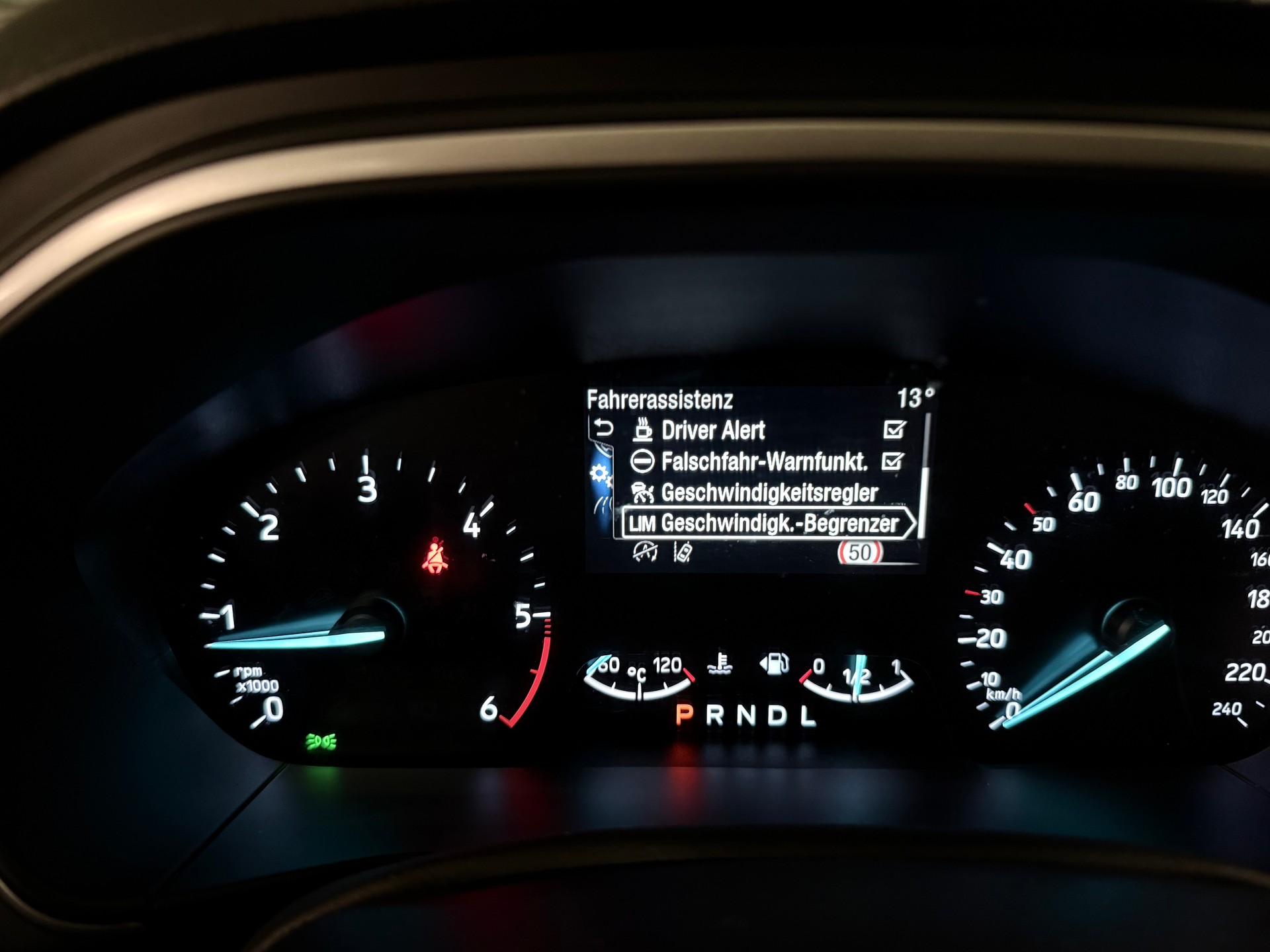 FORD Focus 1.5 TDCi Cool Connect Automatic-image-11
