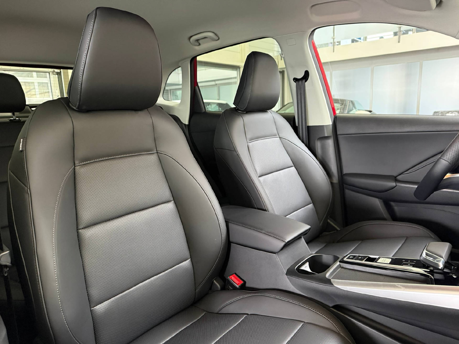 MG ZS 1.5 Hybrid+ Luxury-image-7