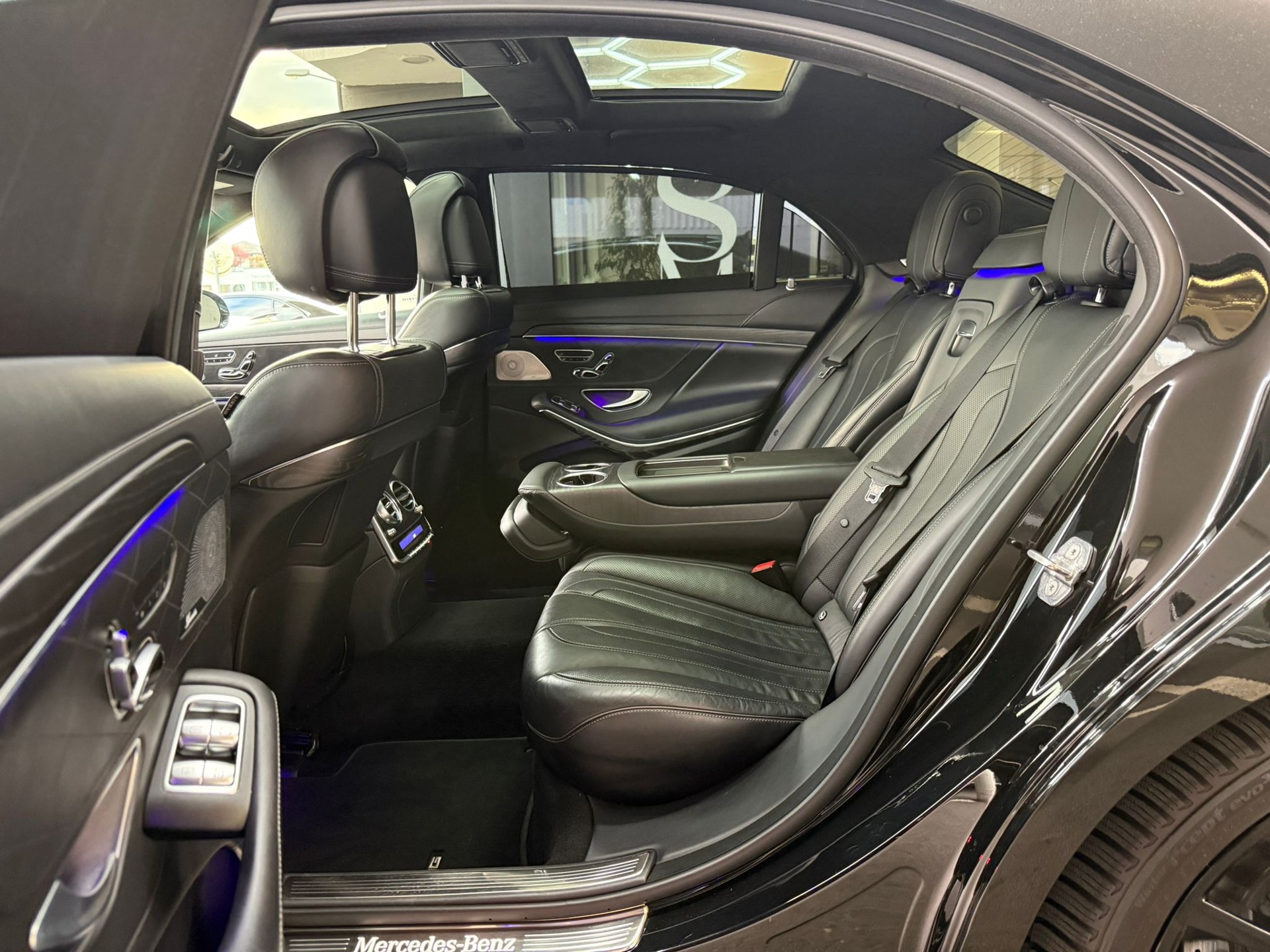 MERCEDES-BENZ S 400 d L AMG-Line 4Matic 9G-Tronic-image-15