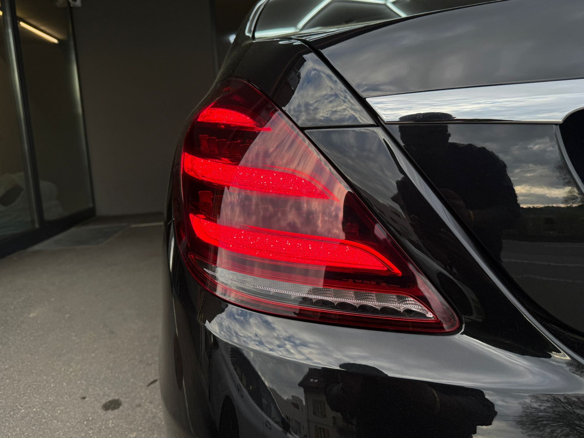 MERCEDES-BENZ S 400 d L AMG-Line 4Matic 9G-Tronic-image-10
