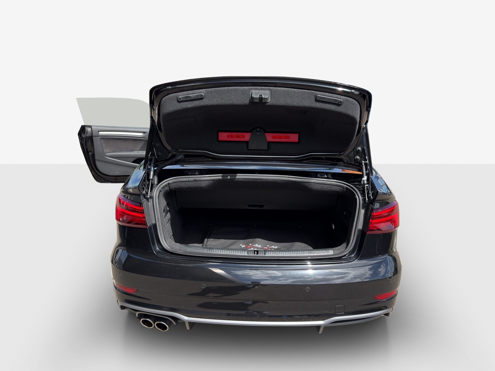 AUDI A3 Cabriolet 2.0 TFSI Sport Attraction quattro S-tronic-image-12