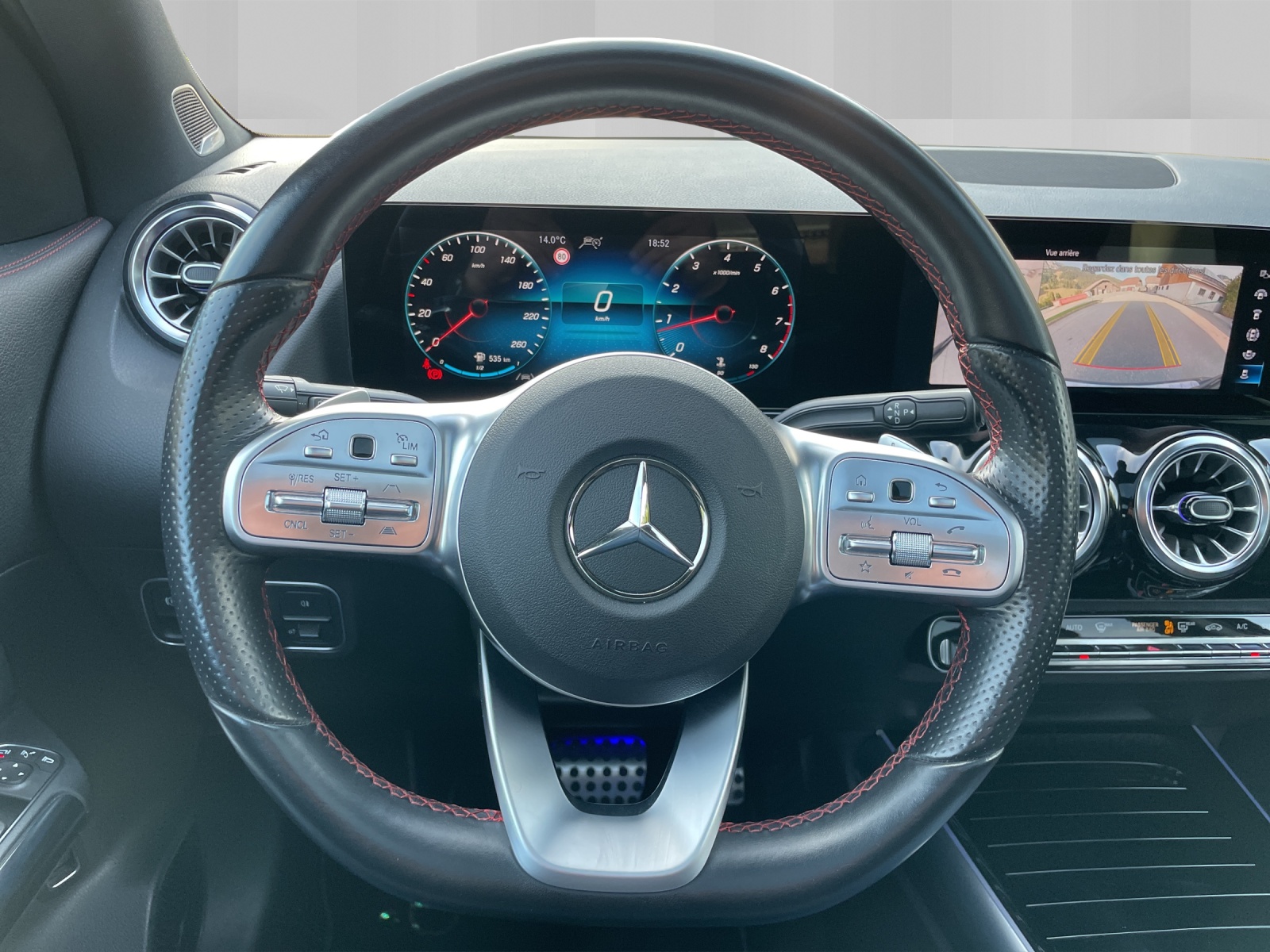 MERCEDES-BENZ GLA 250 4Matic AMG Line 8G-DCT-image-9