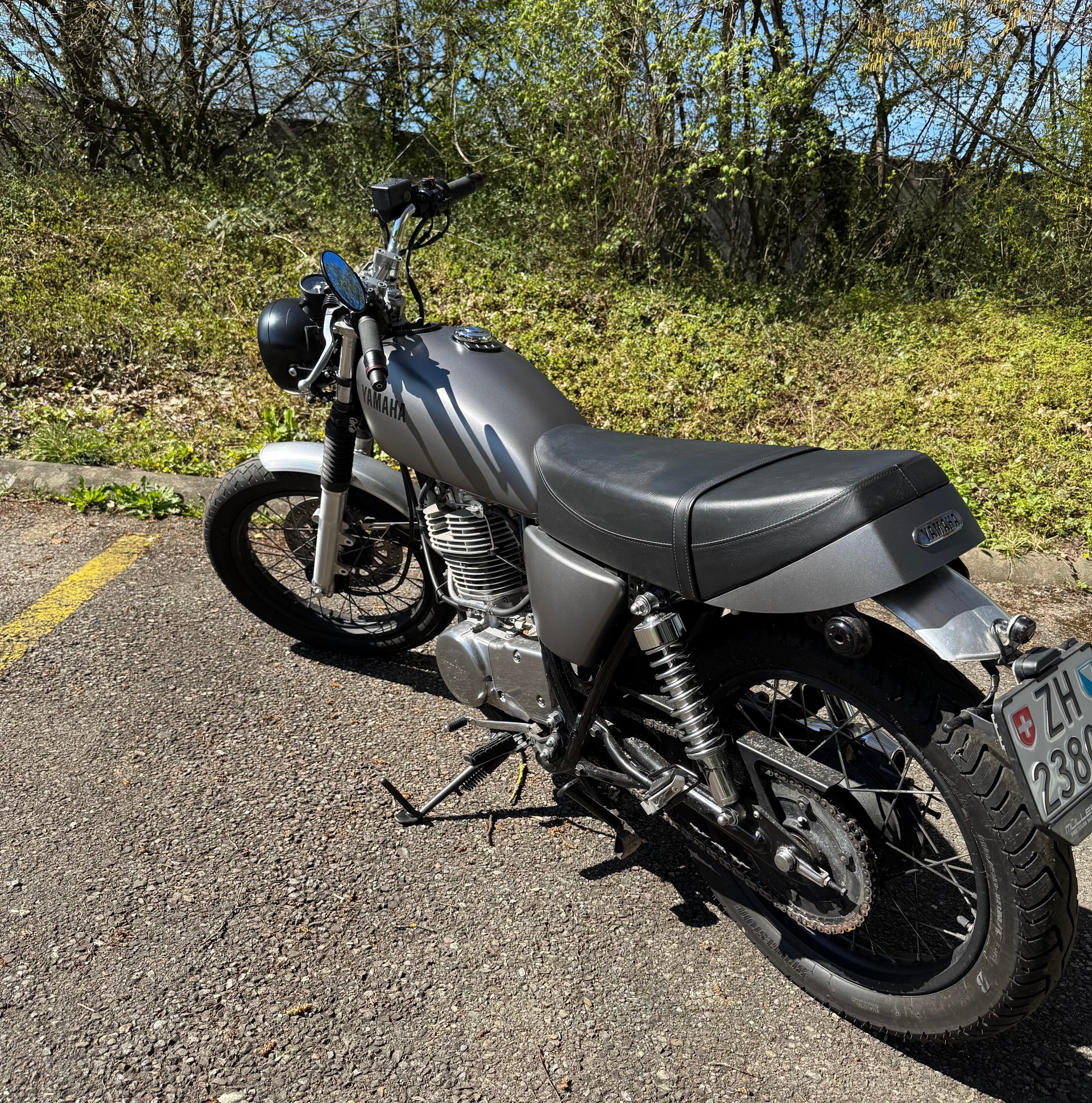 YAMAHA SR 400-image-3