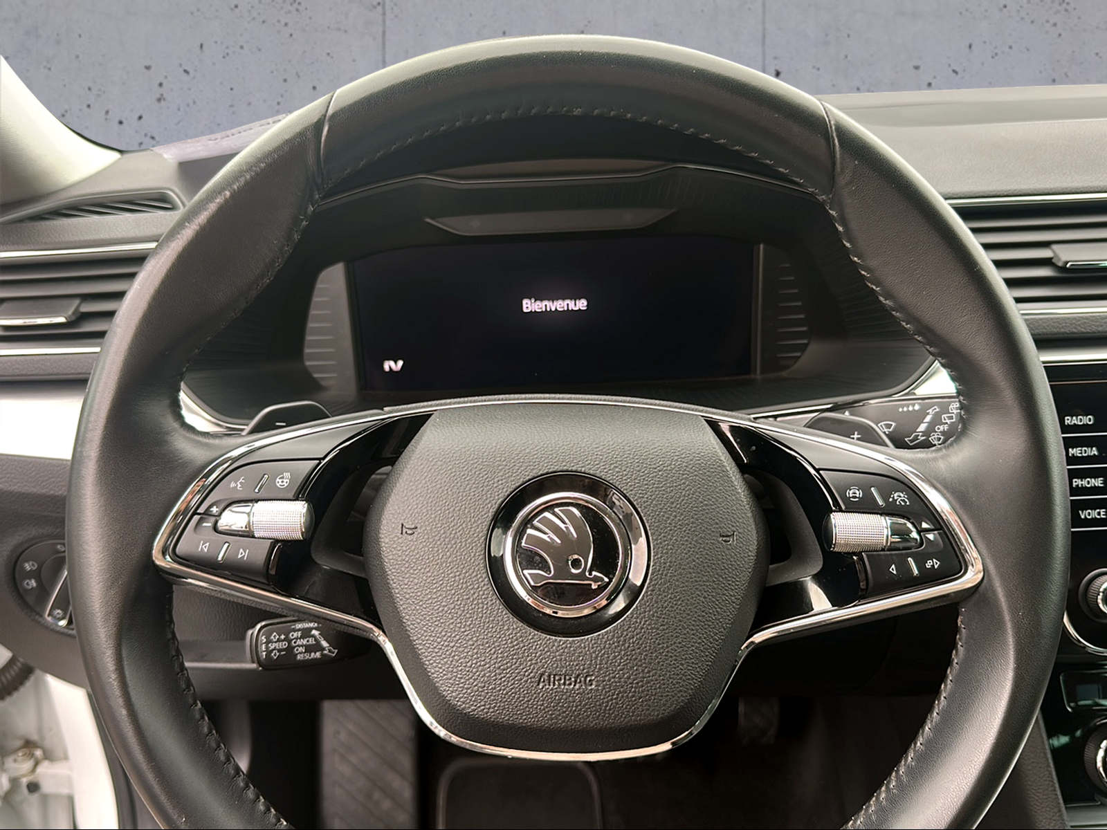 SKODA Superb 1.4 TSI Ambition PHEV DSC-image-3