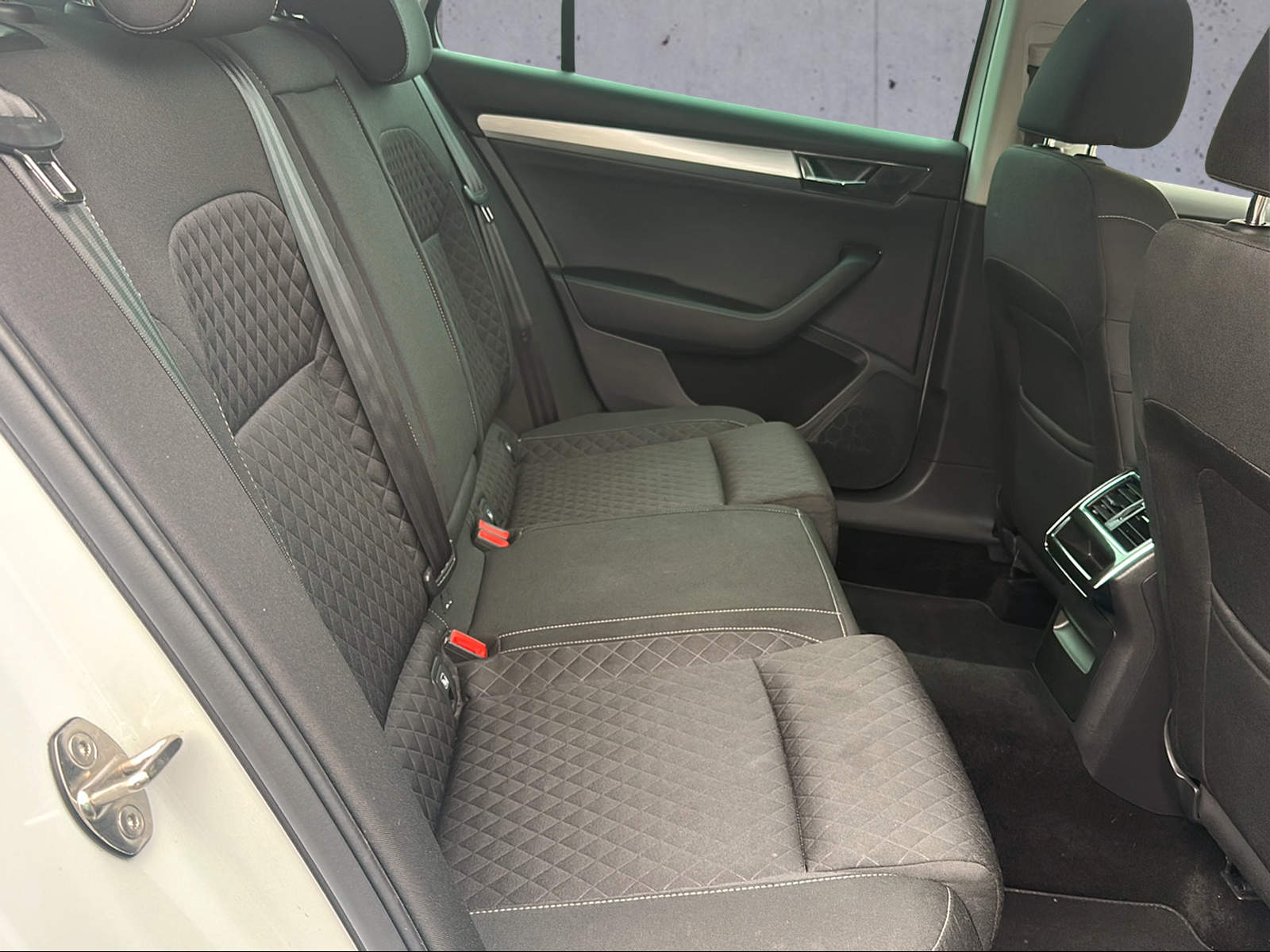 SKODA Superb 1.4 TSI Ambition PHEV DSC-image-7