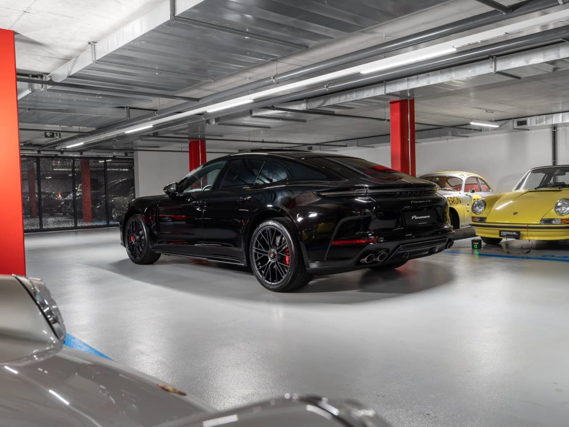 PORSCHE Panamera GTS-image-2