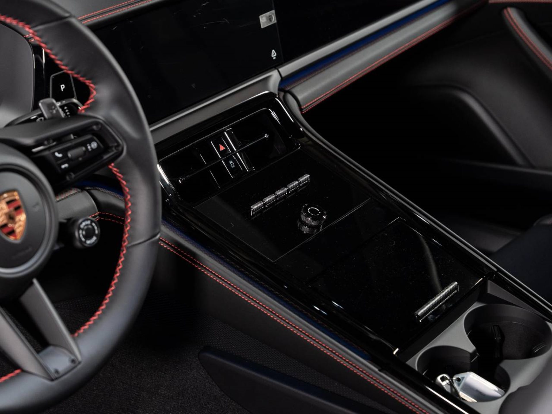 PORSCHE Panamera GTS-image-12