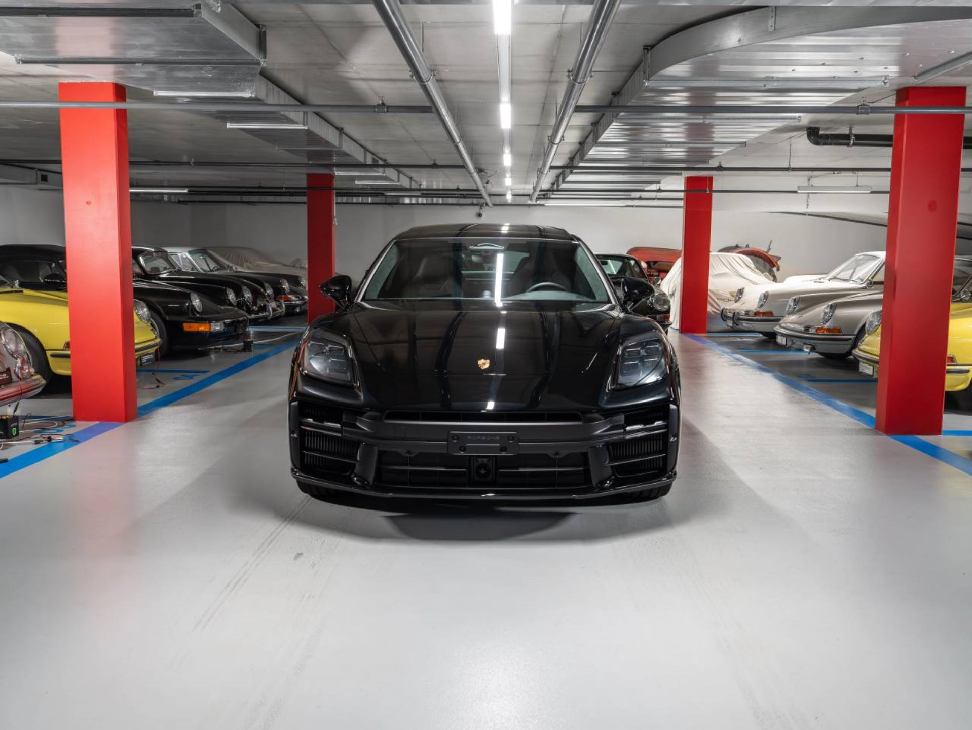 PORSCHE Panamera GTS-image-1