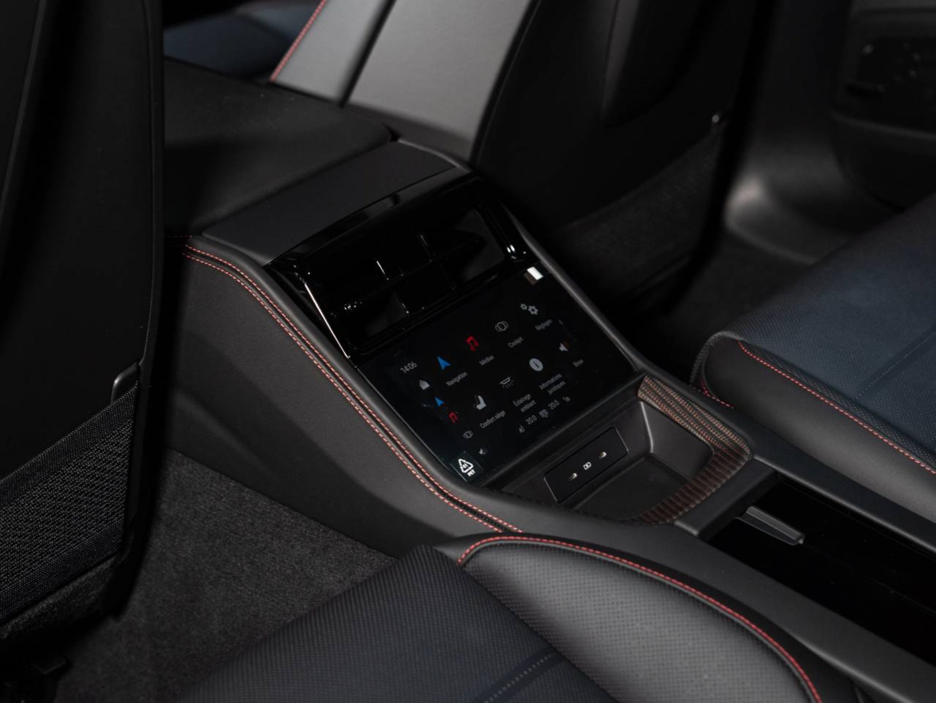 PORSCHE Panamera GTS-image-18