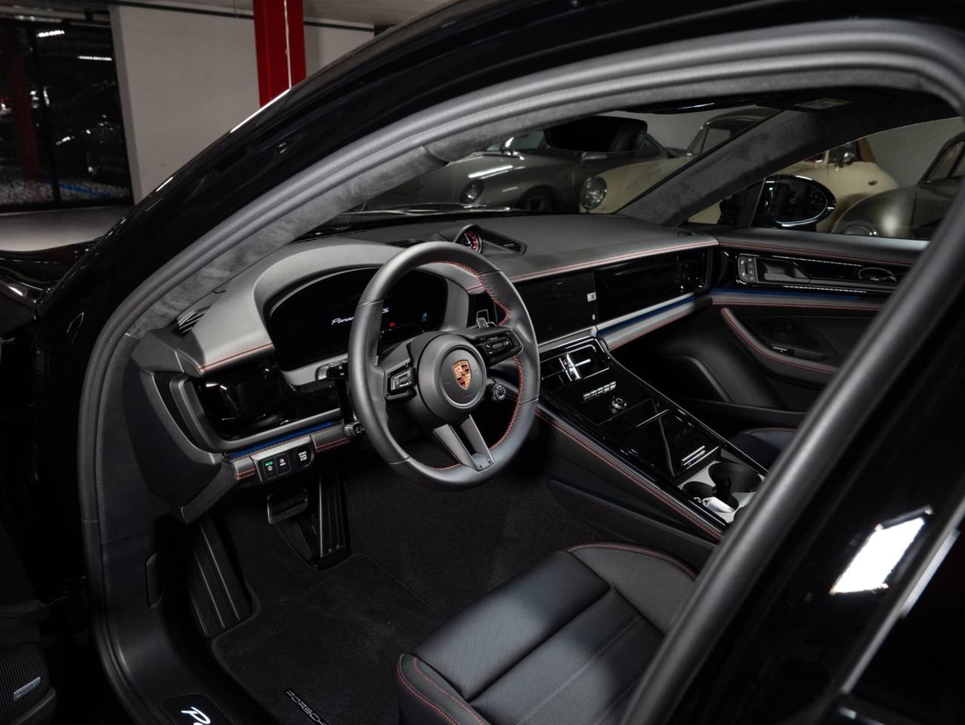PORSCHE Panamera GTS-image-3