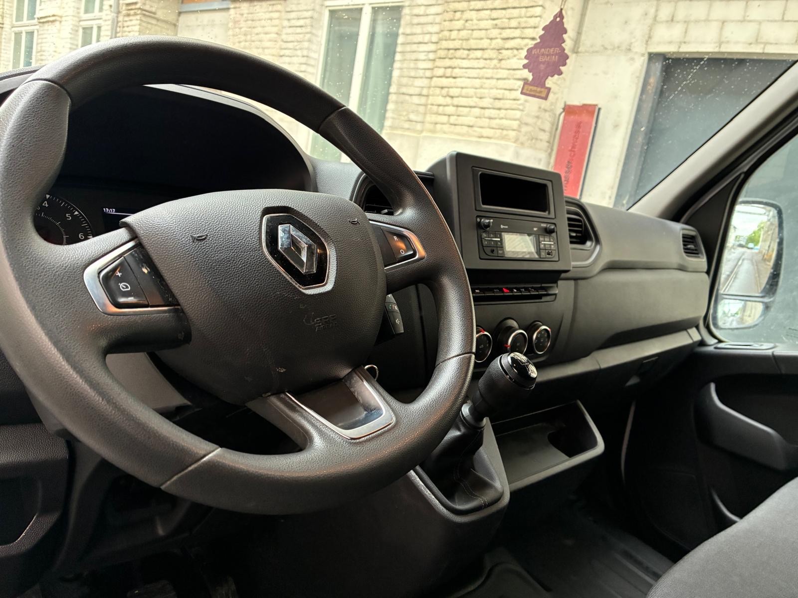 RENAULT Master T35 2.3dCi 135 L2H2-image-13
