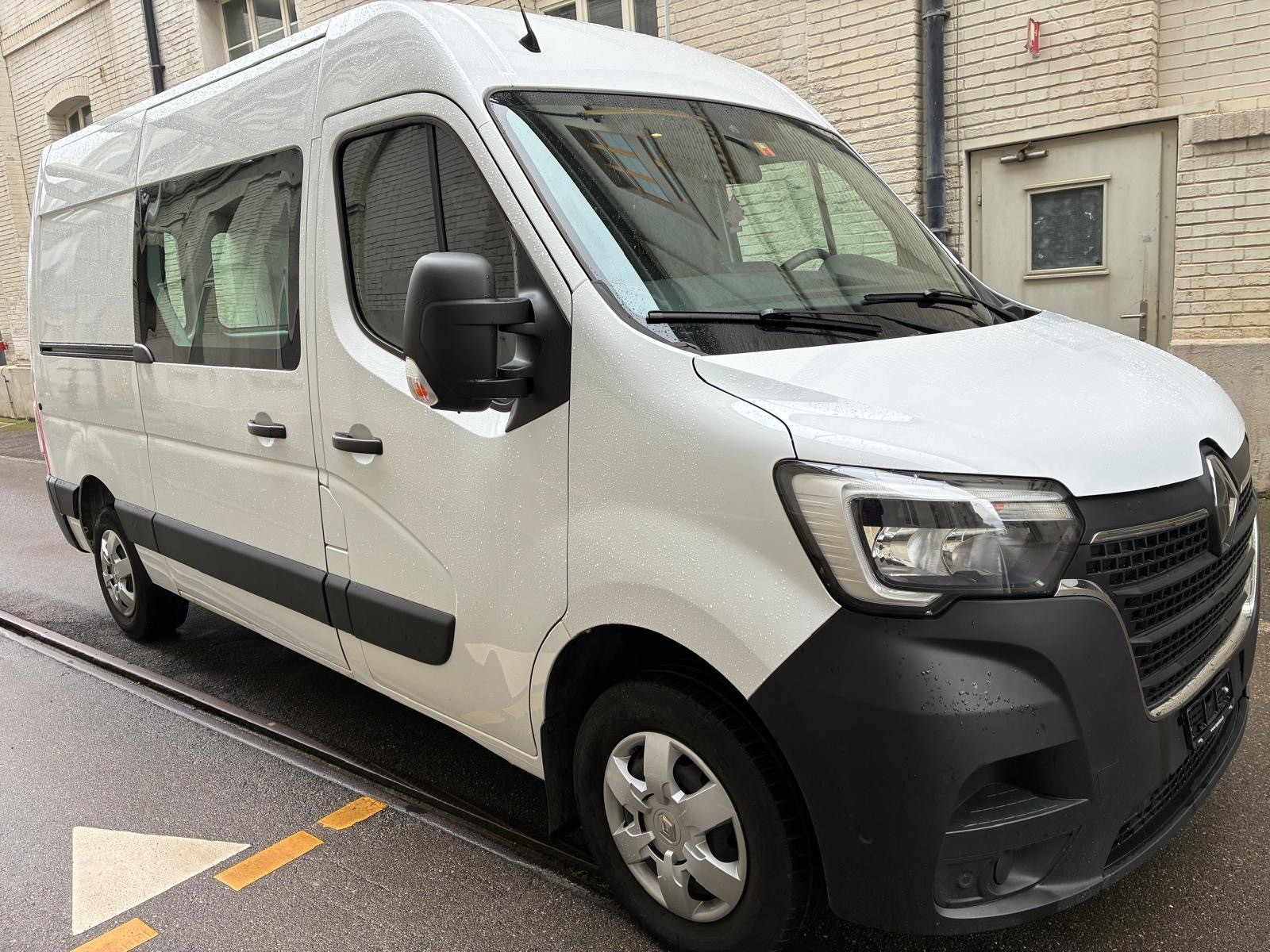 RENAULT Master T35 2.3dCi 135 L2H2-image-2