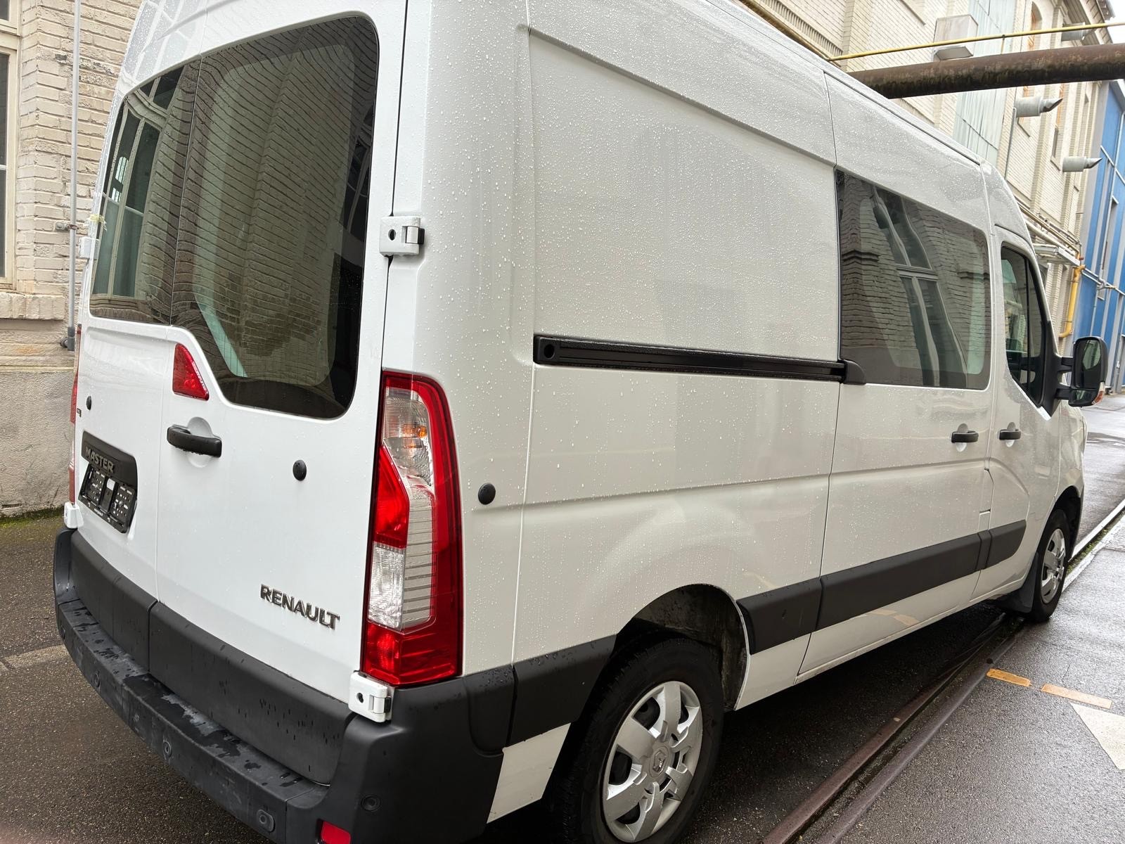 RENAULT Master T35 2.3dCi 135 L2H2-image-4