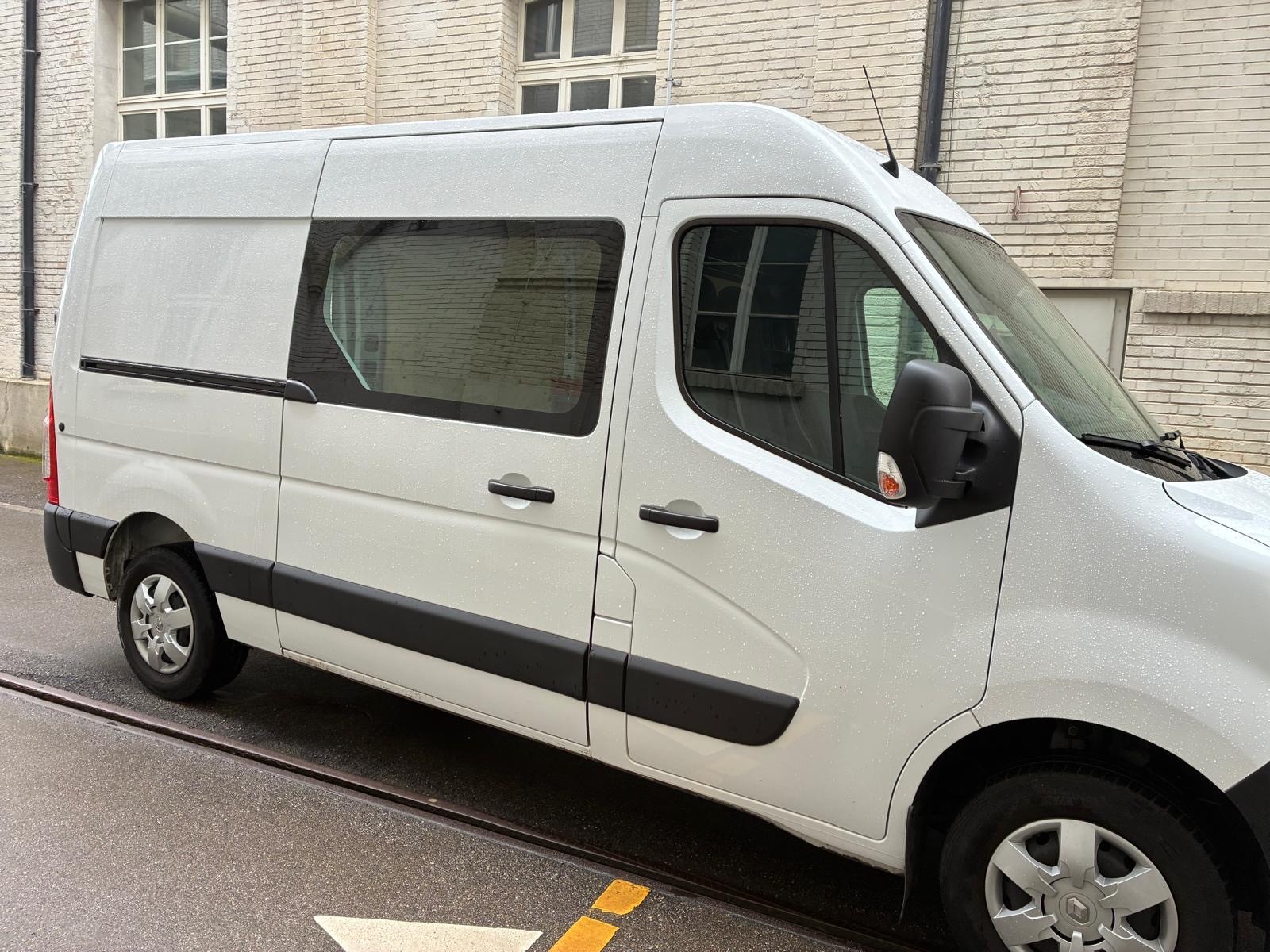RENAULT Master T35 2.3dCi 135 L2H2-image-3