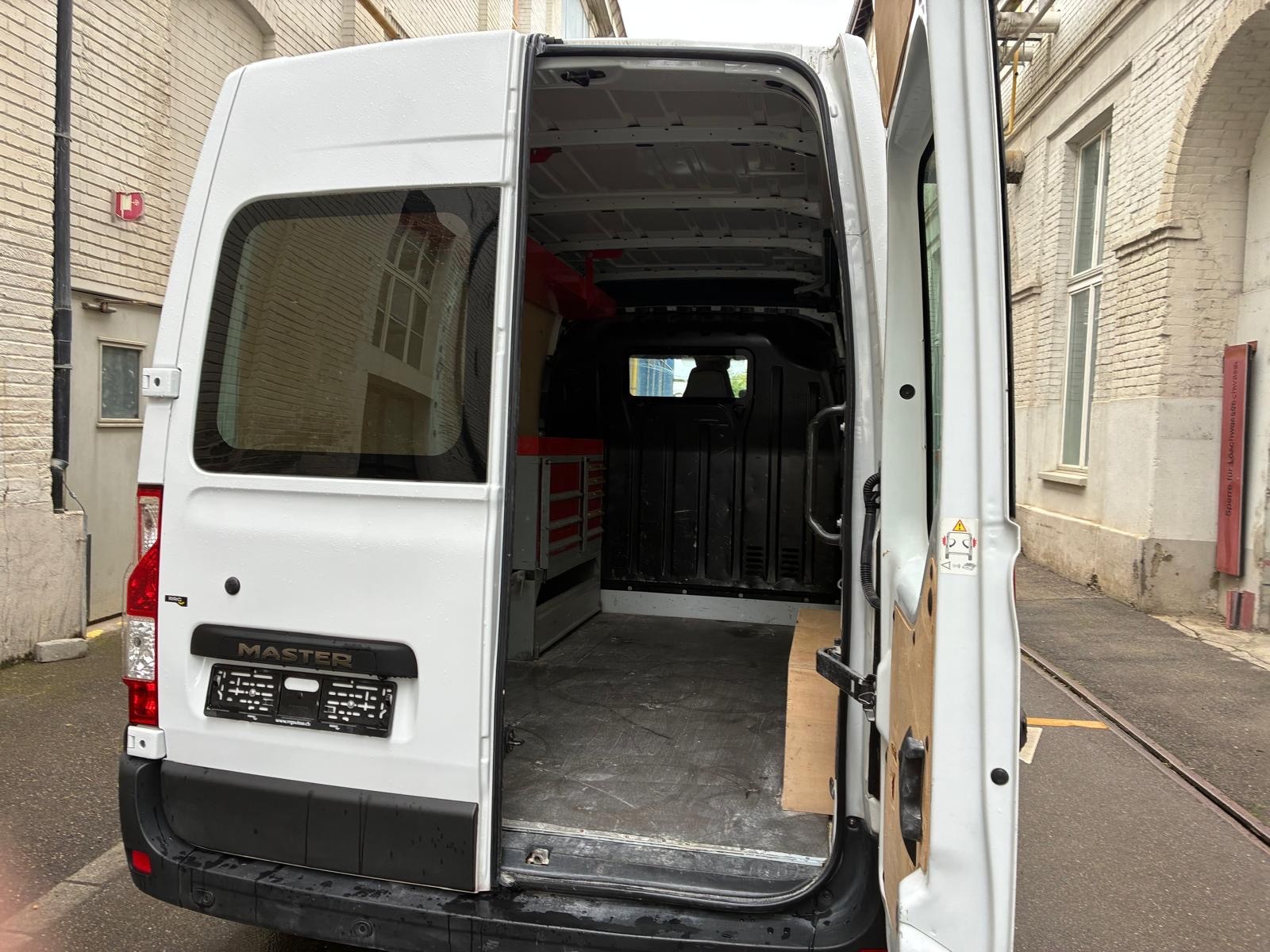 RENAULT Master T35 2.3dCi 135 L2H2-image-6