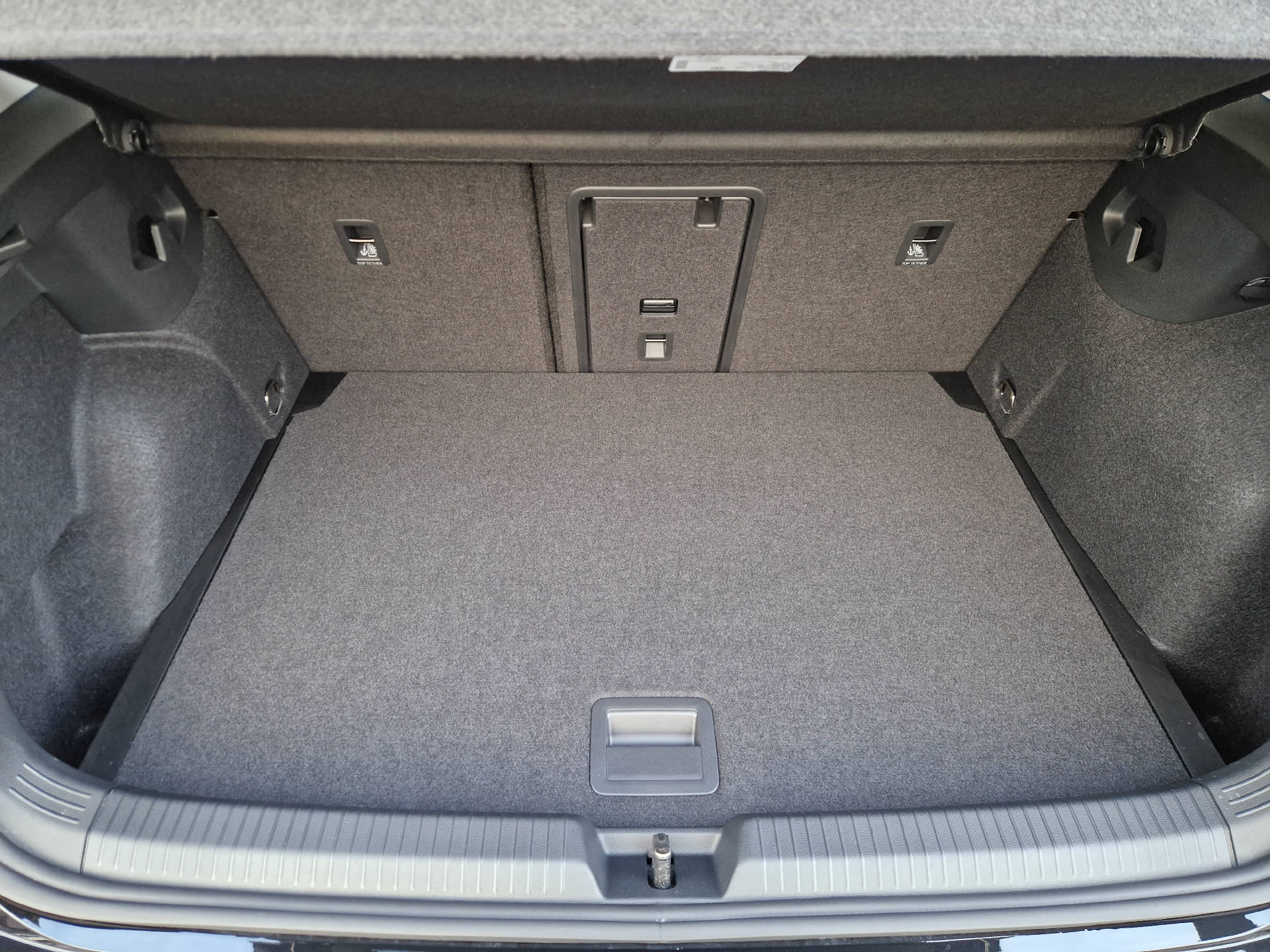 VW Golf VIII 1.5 UNITED eTSI Life DSG-image-18