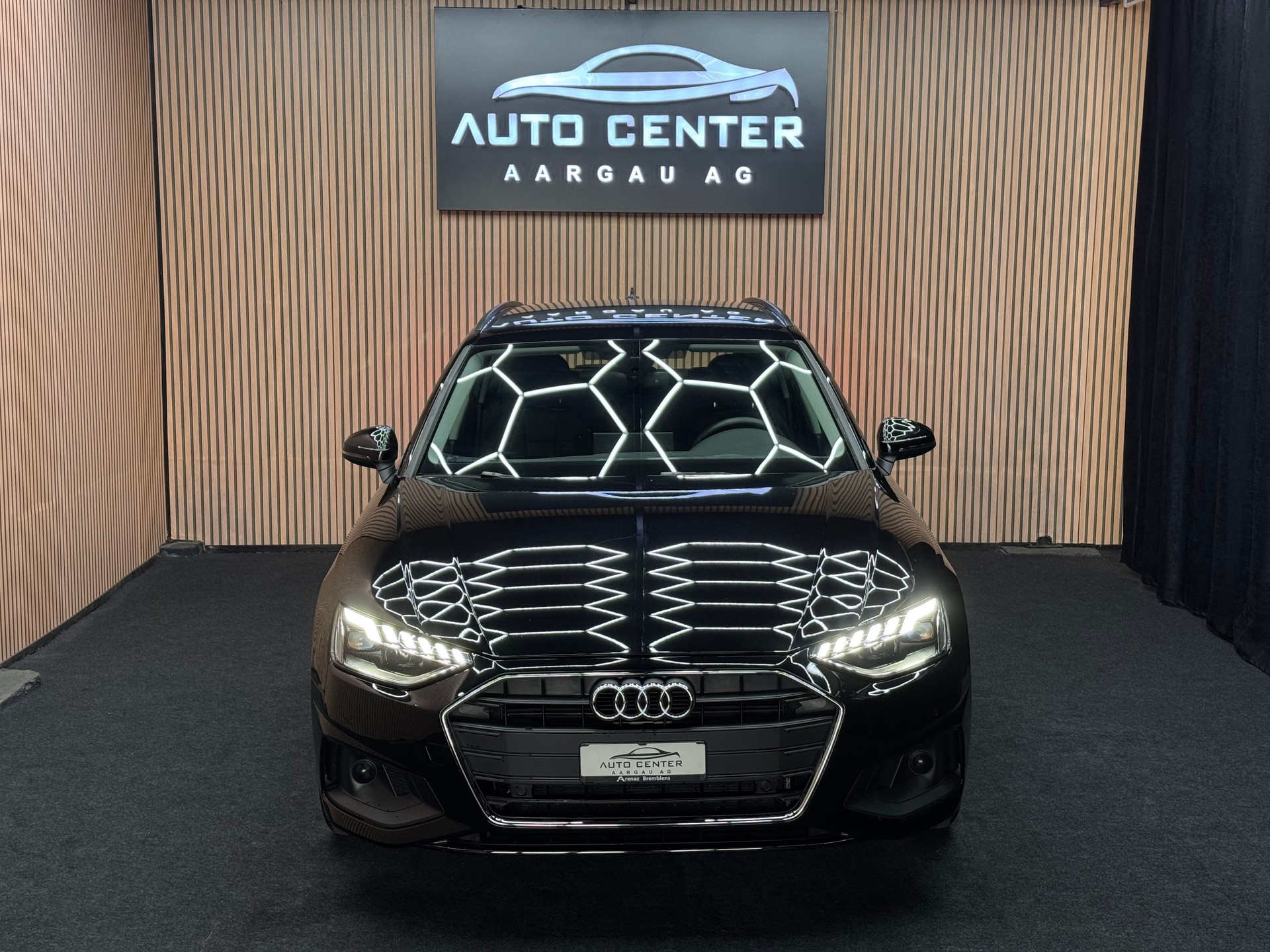 AUDI A4 Avant 2.0 35 TDI Attraction S-Tronic | 1 Jahr Garantie | Facelift | *ab CHF 249.-/ Monat*-image-1