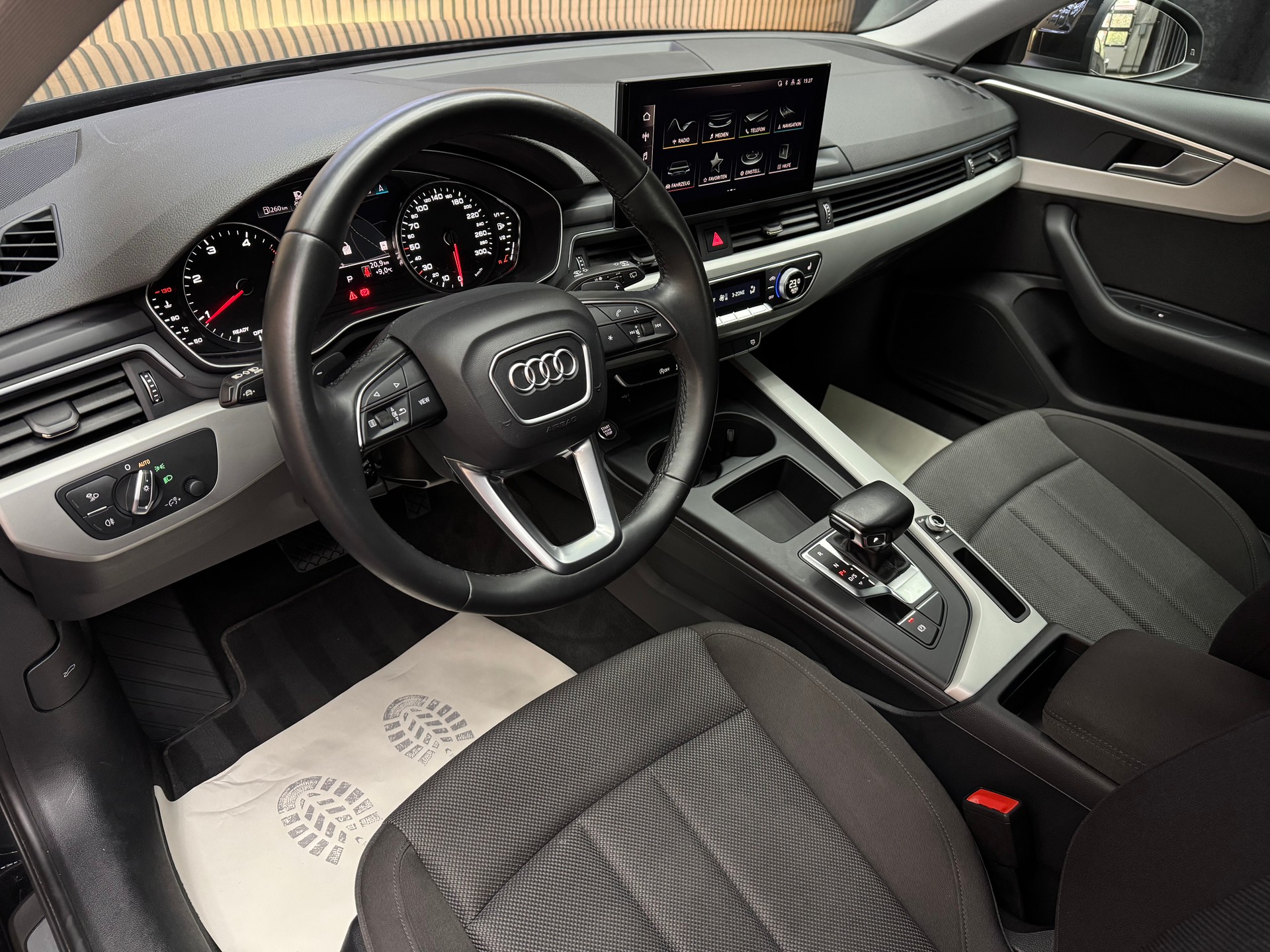 AUDI A4 Avant 2.0 35 TDI Attraction S-Tronic | 1 Jahr Garantie | Facelift | *ab CHF 249.-/ Monat*-image-8